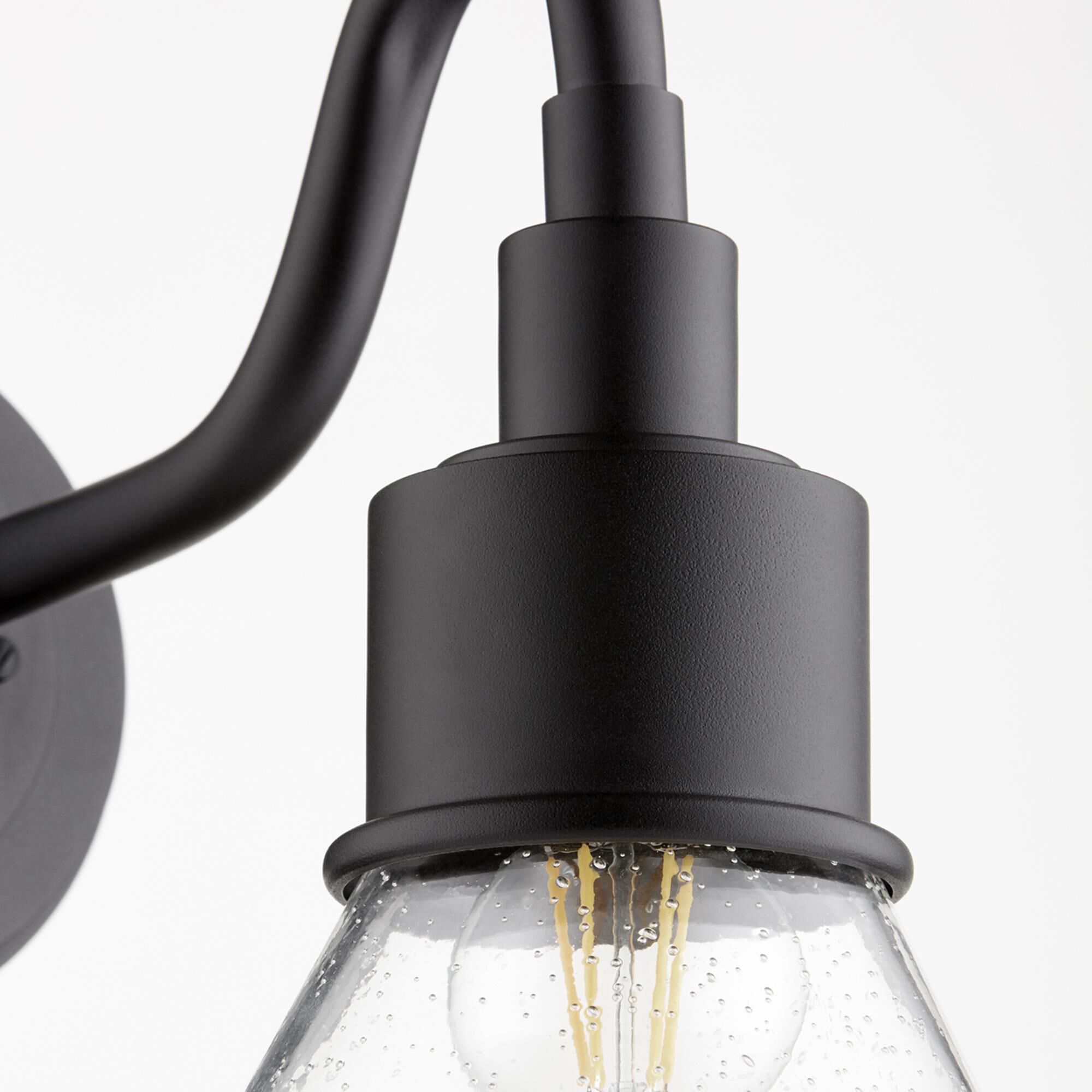 Shown in Noir and Clear Seeded Glass finish and Clear Seeded glass