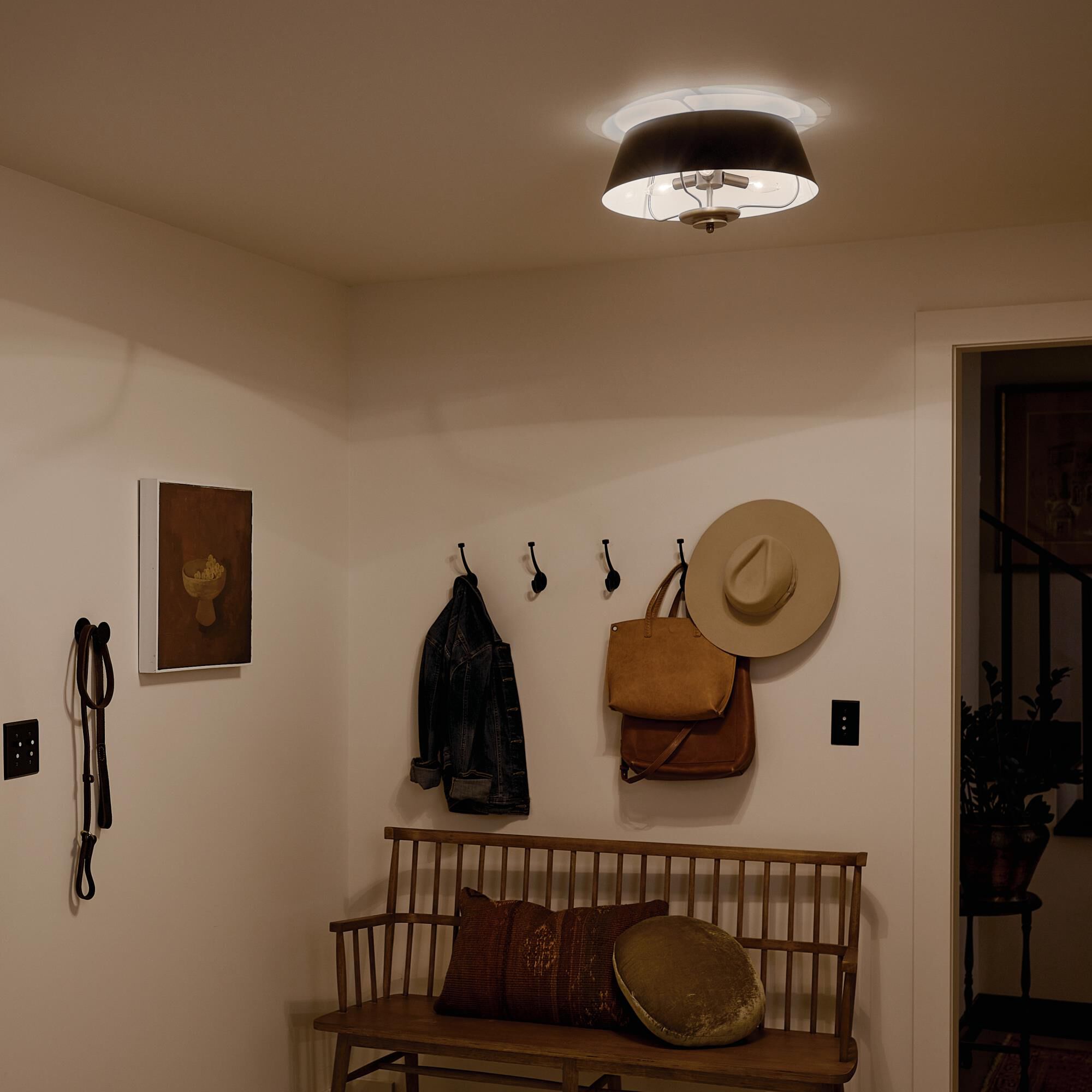 Shown in Black finish and Metal shade