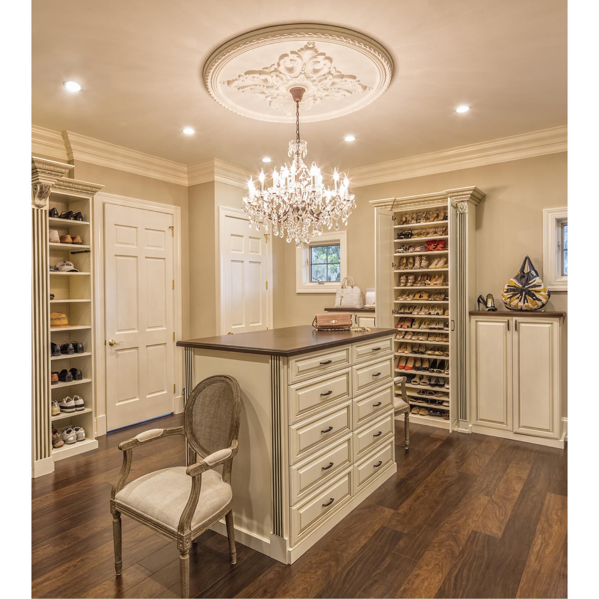 Dimmable 9 Watt 2700K LED Light Bulb,