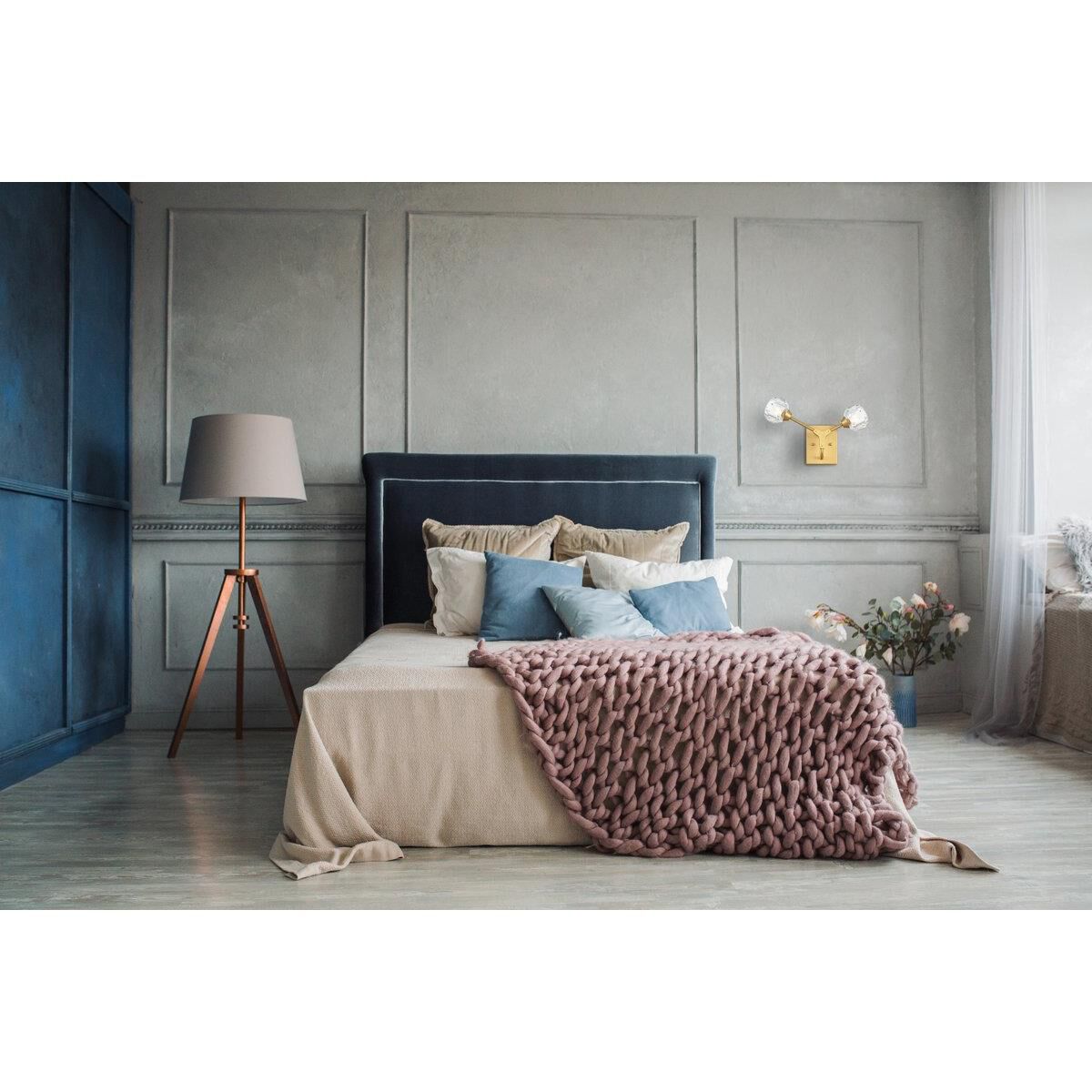 Shown in Gold  finish and RC Clear crystal and Clear glass