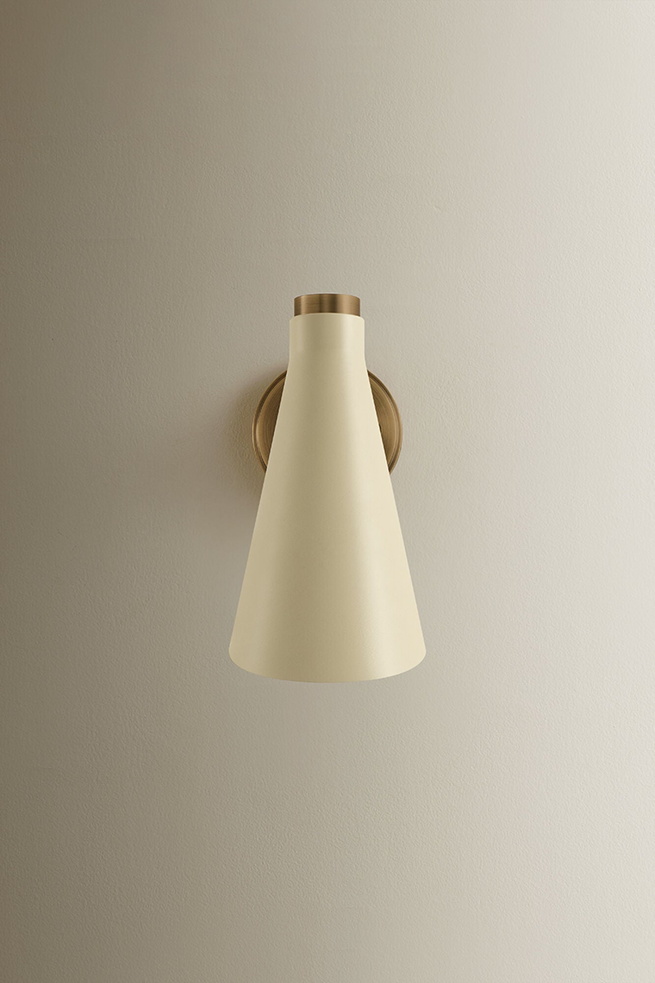 Andersen Medium Wall Sconce,