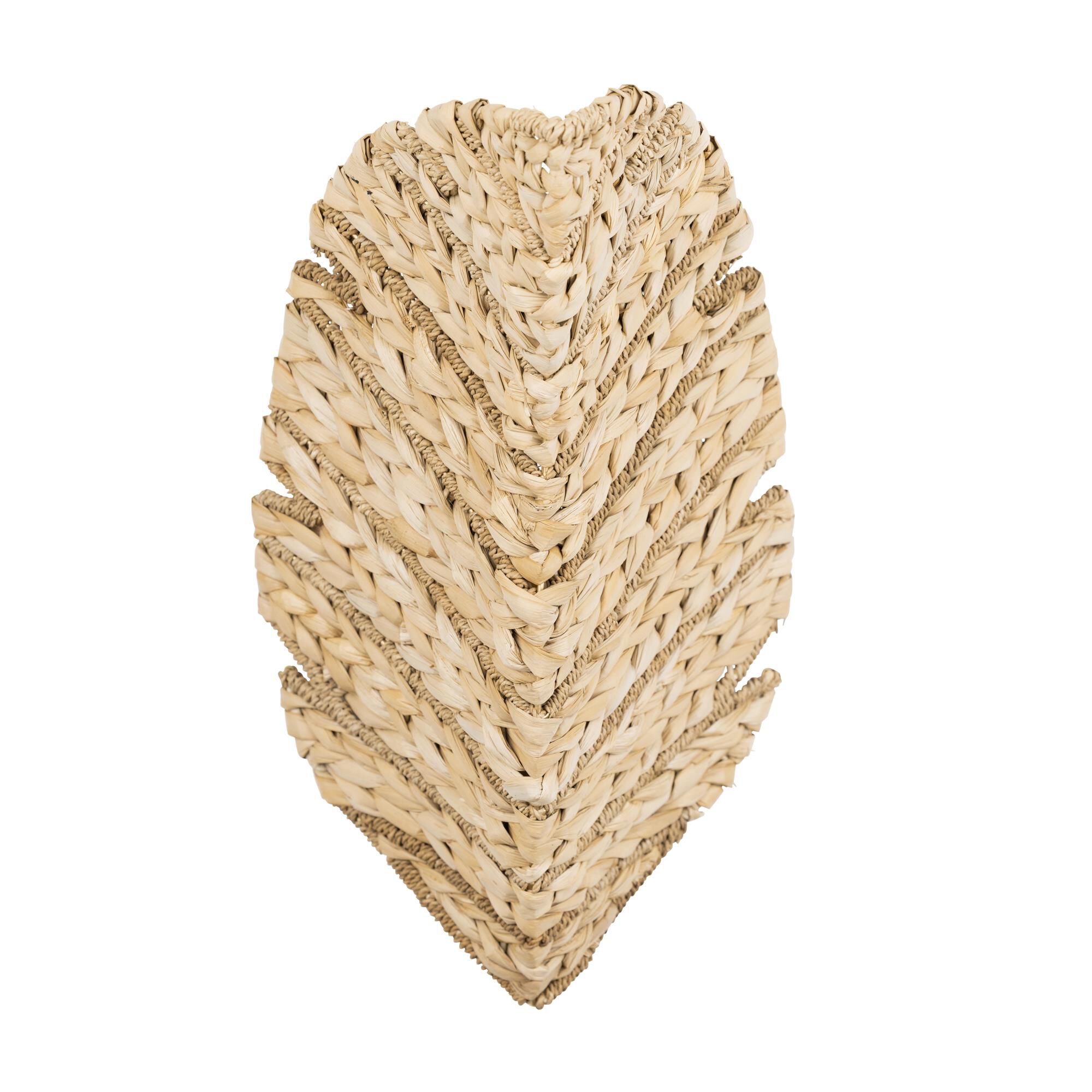 Shown in French Gold/Natural Seagrass finish and Natural Seagrass With Lampakanay Rope shade