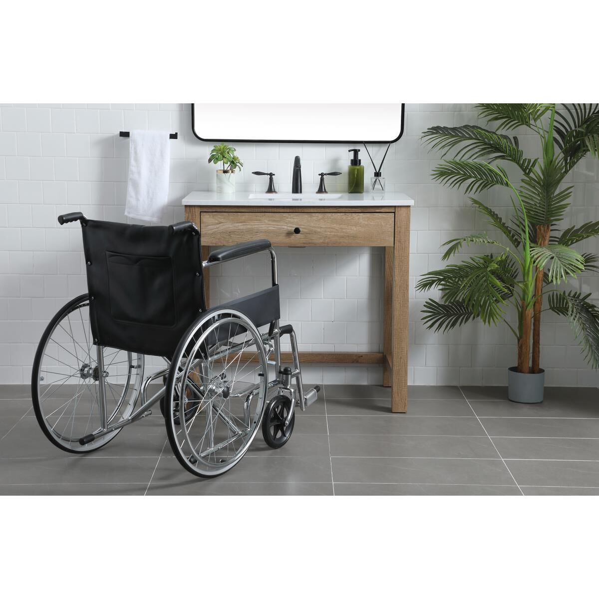 Hudson 36 Inch Bath Vanity by Elegant Decor