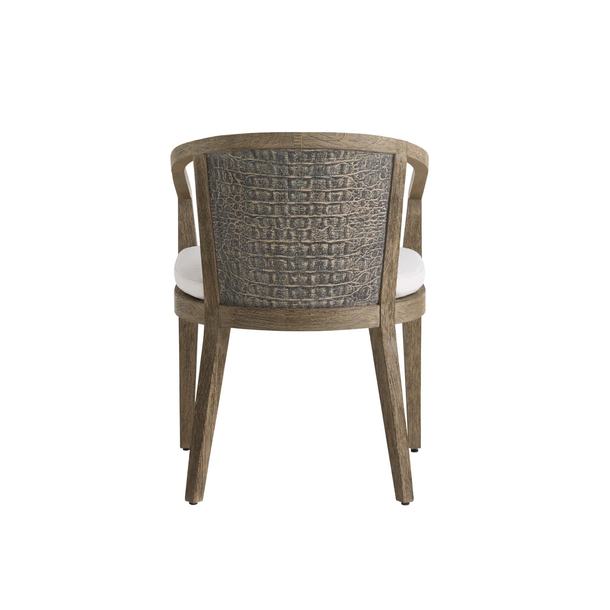 Shown in Pearl and Kona finish