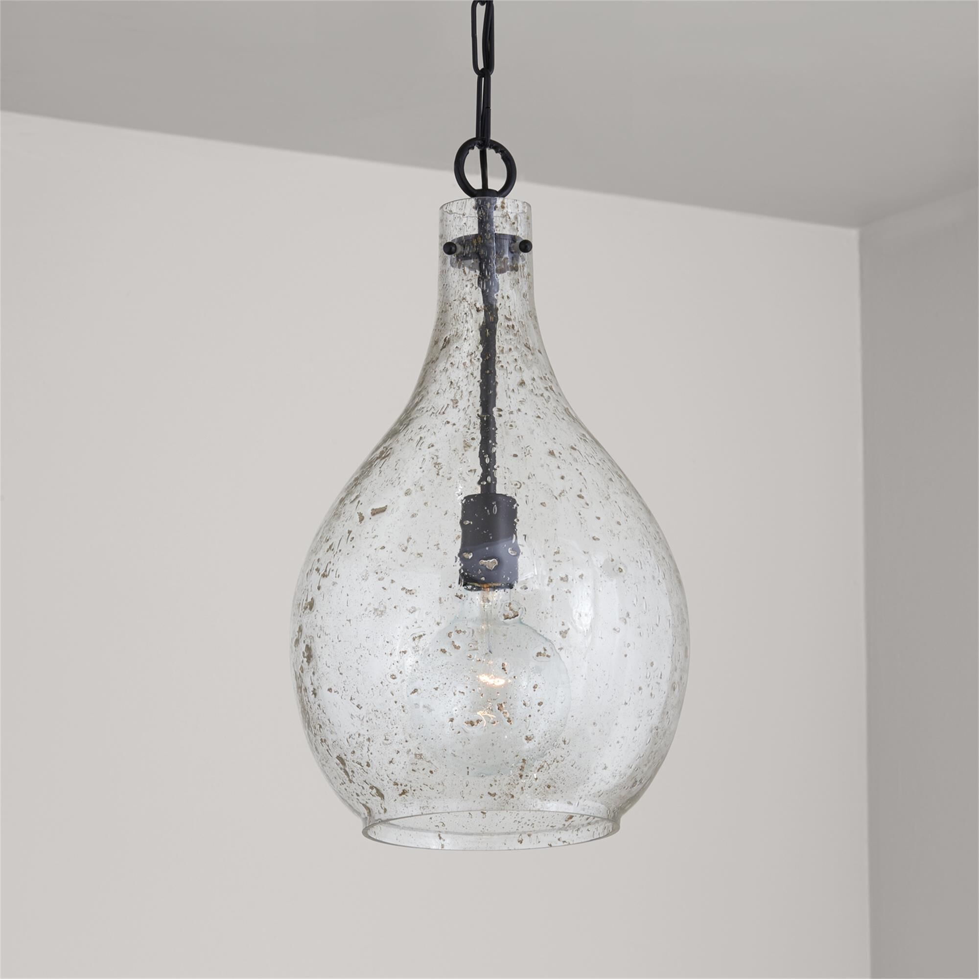 Shown in Matte Black finish and Stone Seeded glass