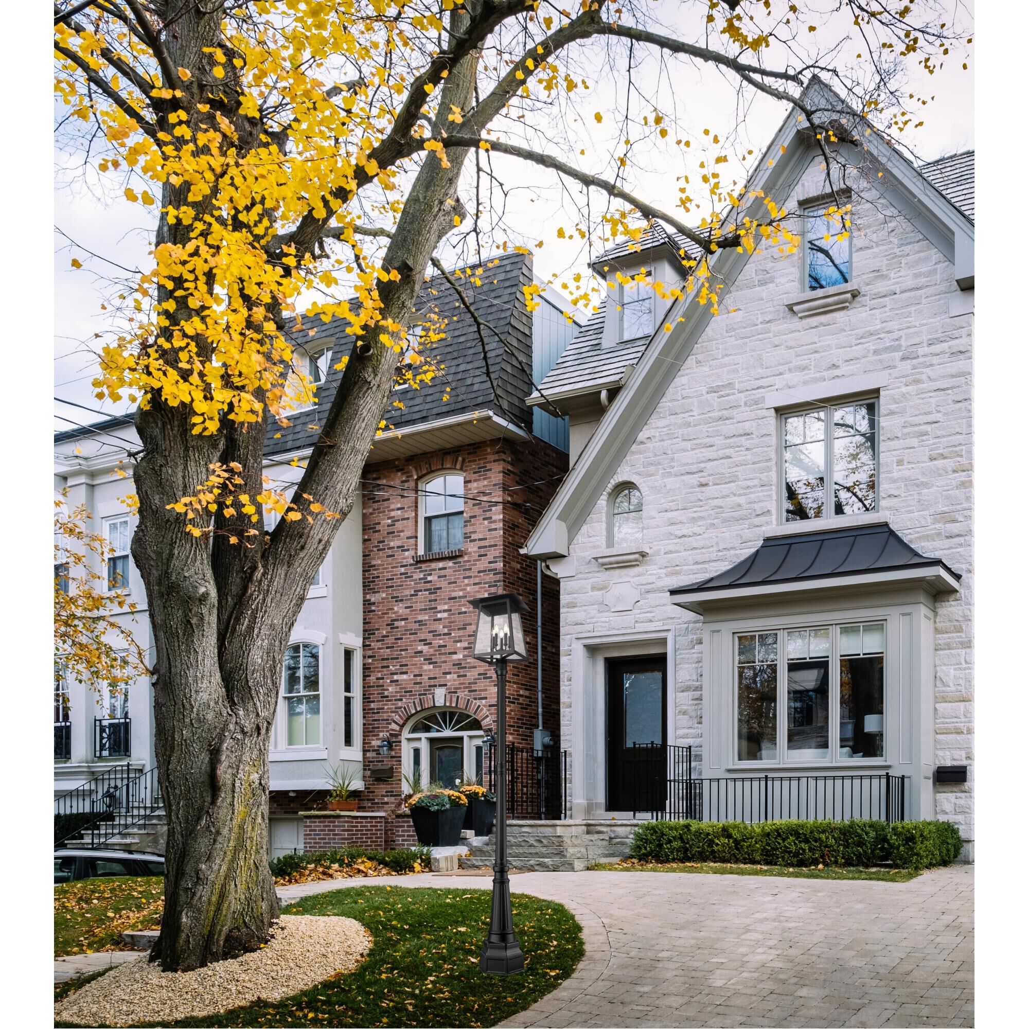 Shown in Black finish and Clear Seedy glass and Clear Seedy shade