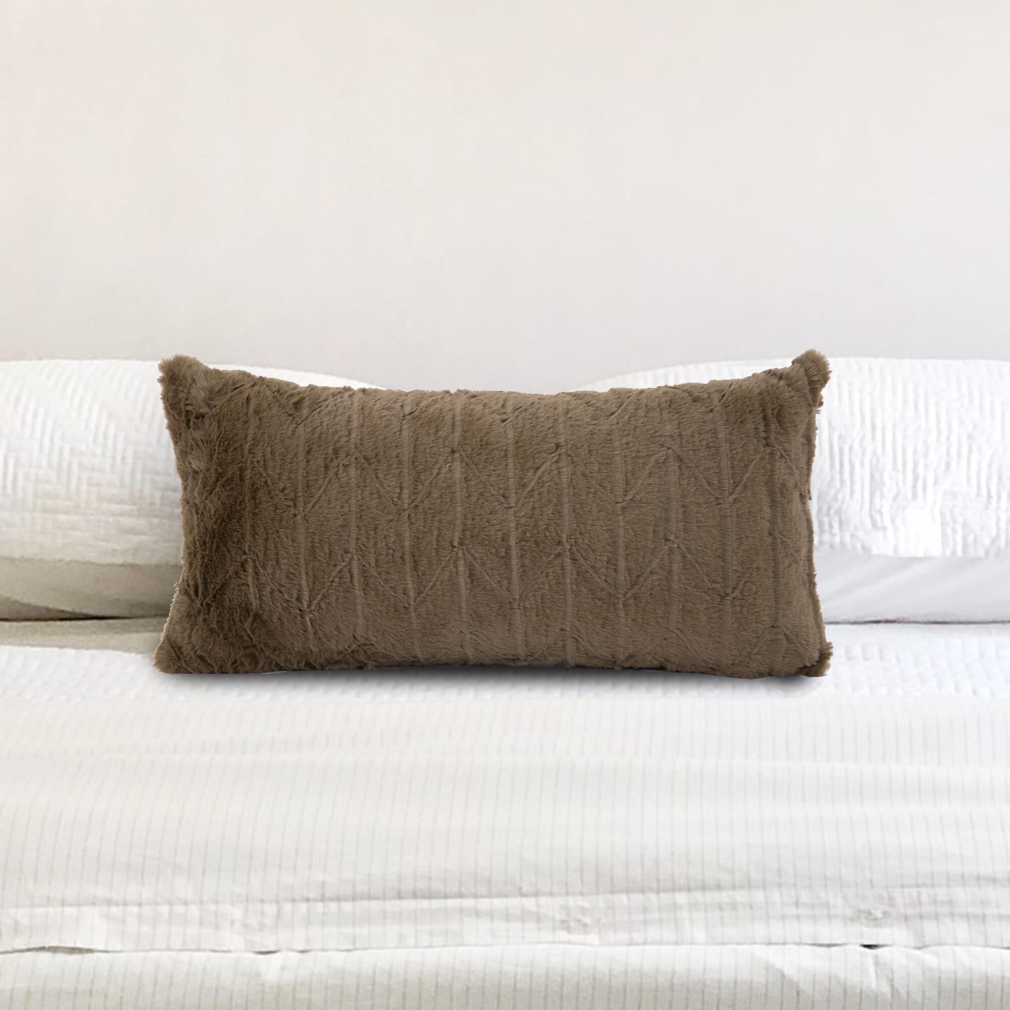 Shown in Angora Moss finish