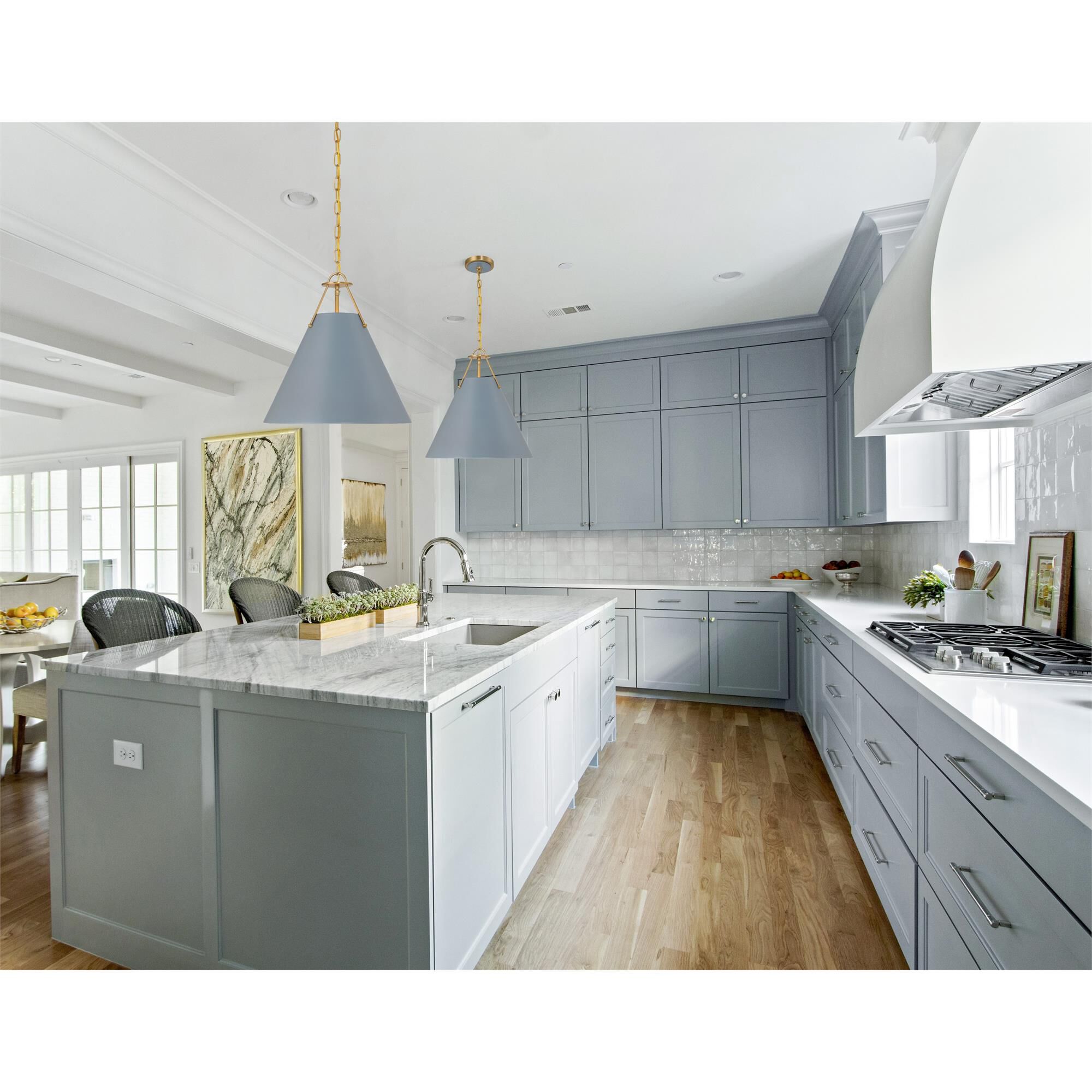 Shown in Vibrant Gold + Blue finish and Steel shade