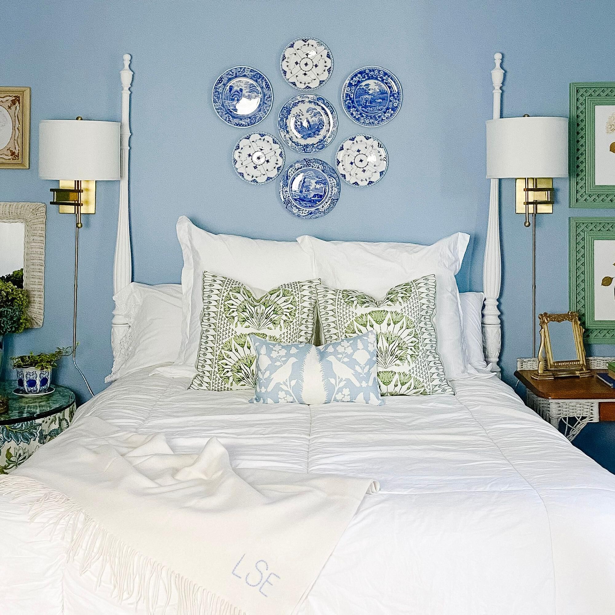 Shown in Aged Brass finish and Silk glass and Silk shade