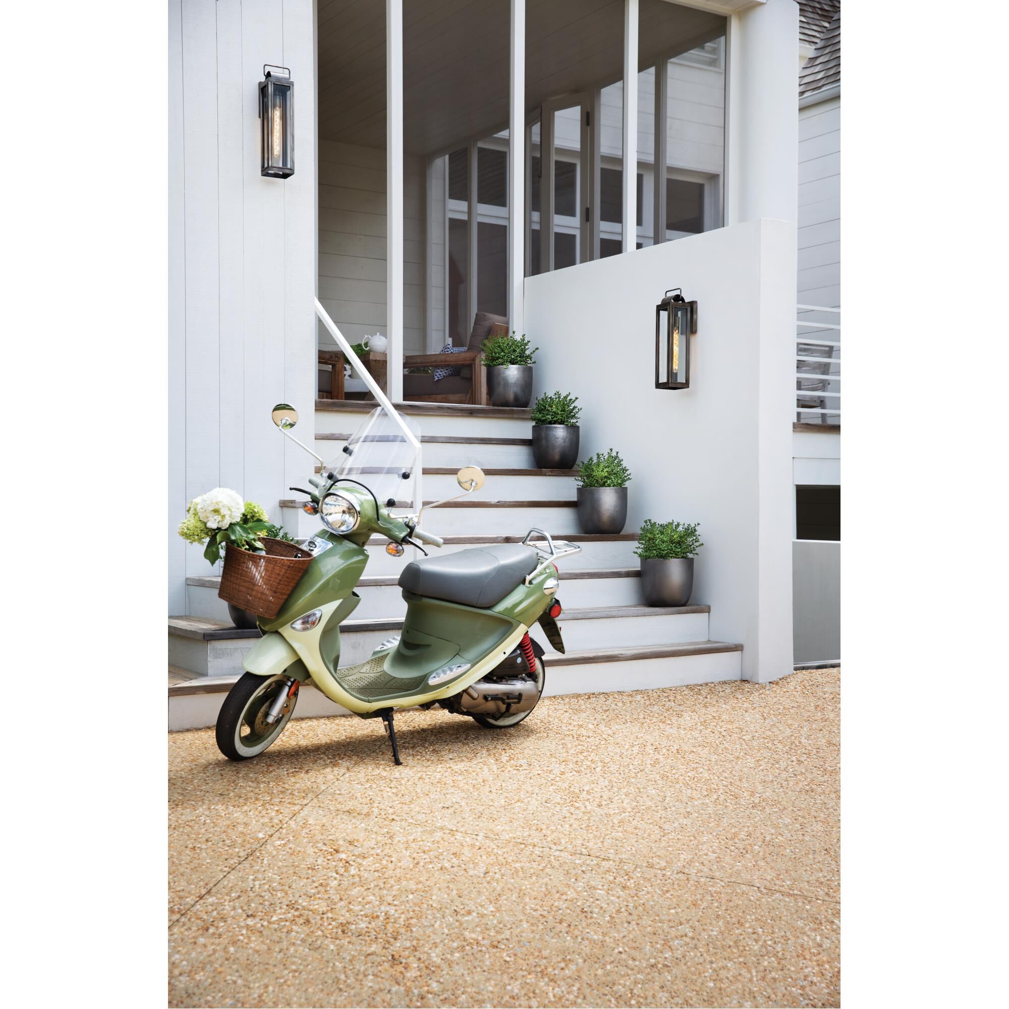 Hinkley Lighting Sag Harbor 21 Inch Tall Outdoor Wall Light