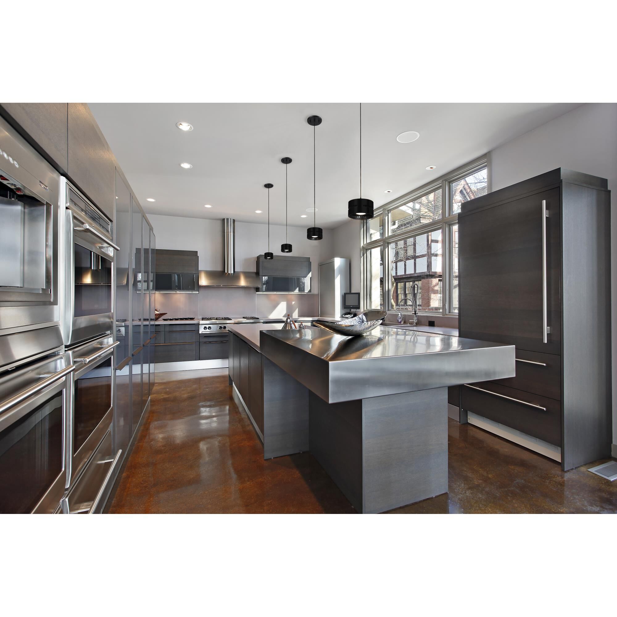 Shown in Black finish and Frosted Acrylic Diffuser glass