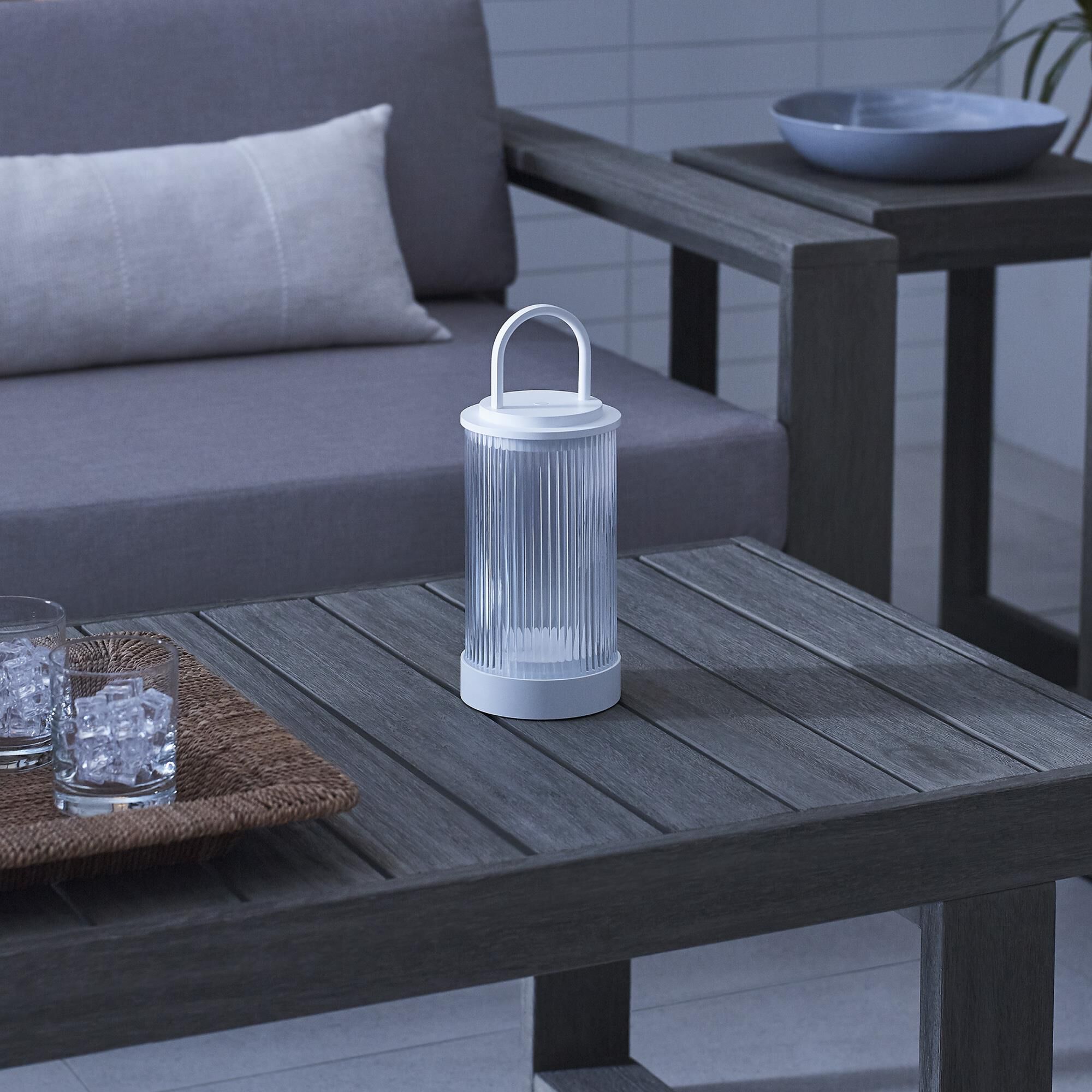 Shown in Matte White finish and Fluted glass