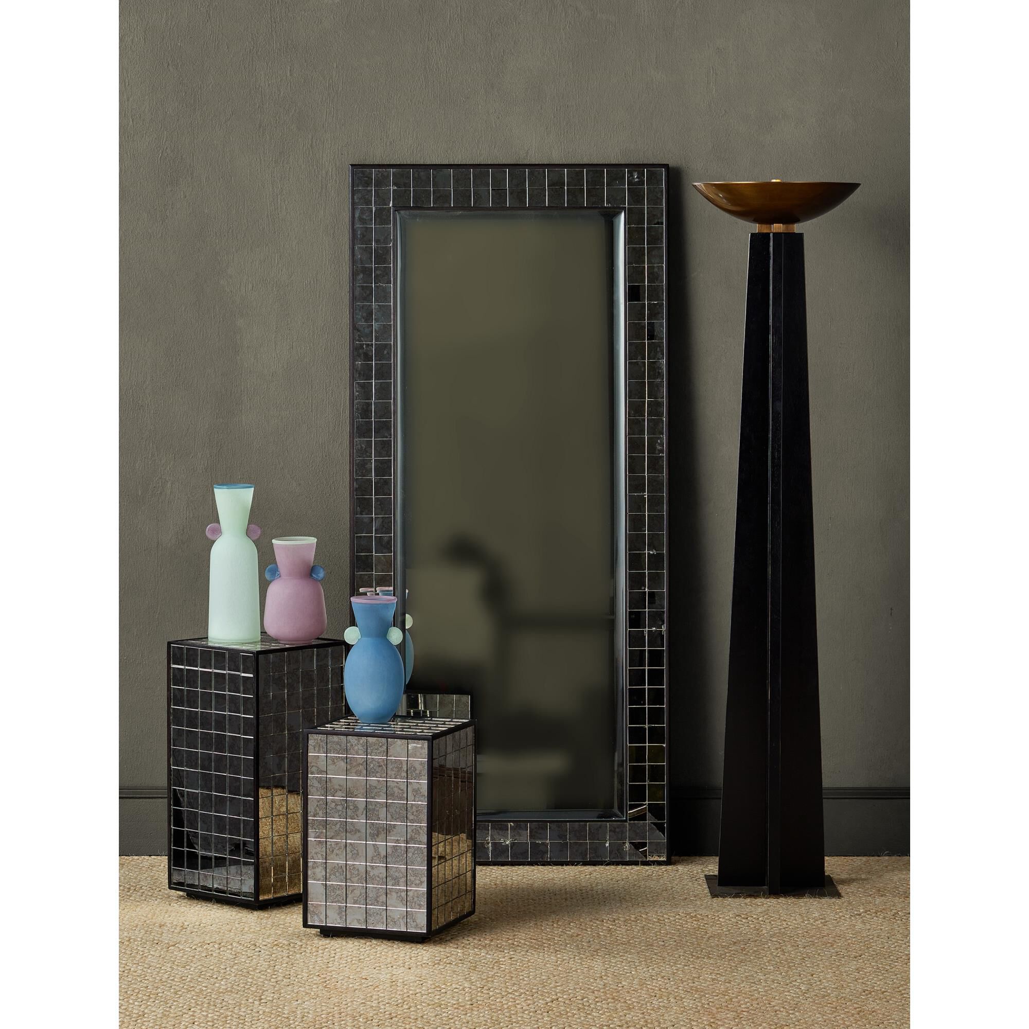 Shown in Ebony and Antique Mirror finish