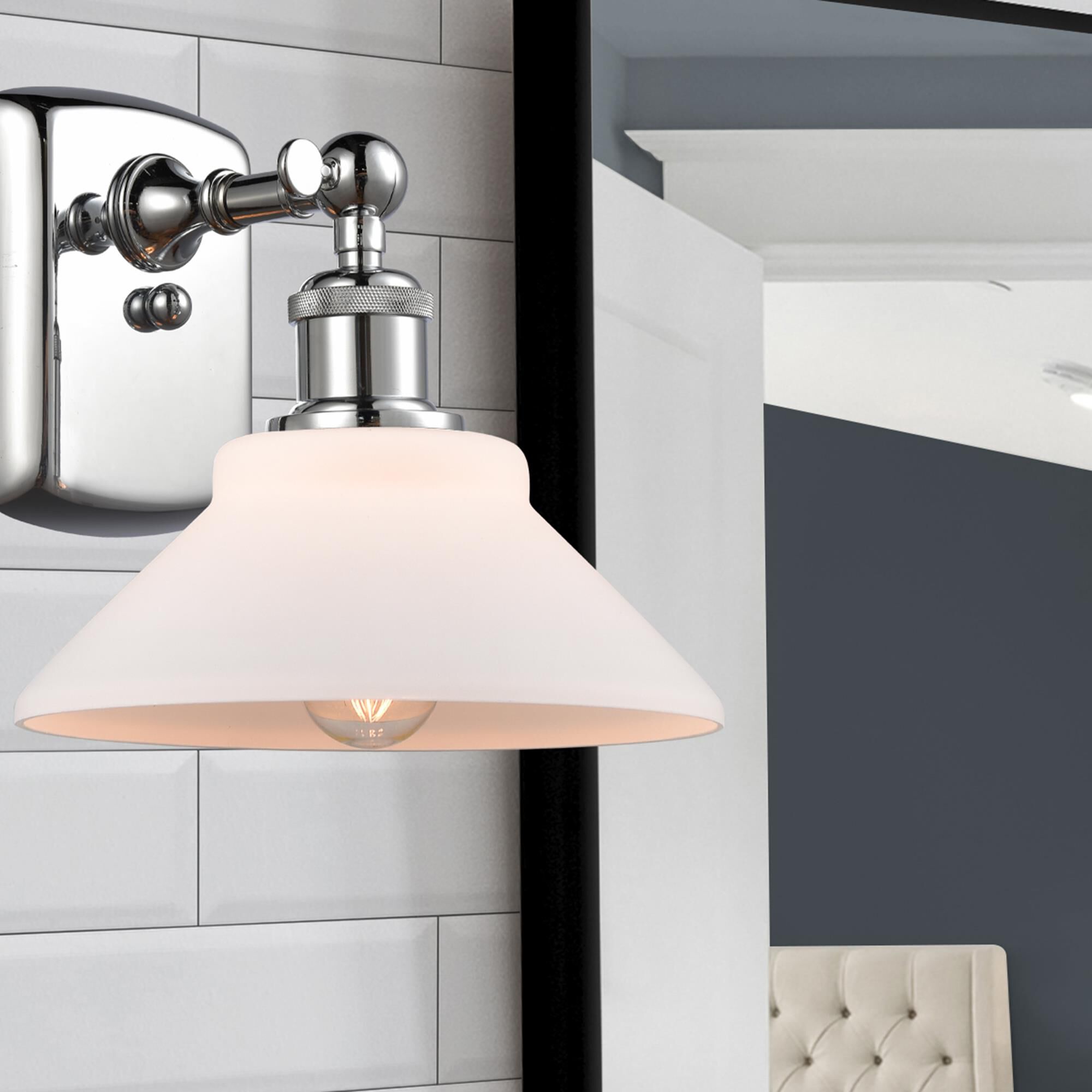Shown in Polished Chrome finish and Matte White - Disc glass