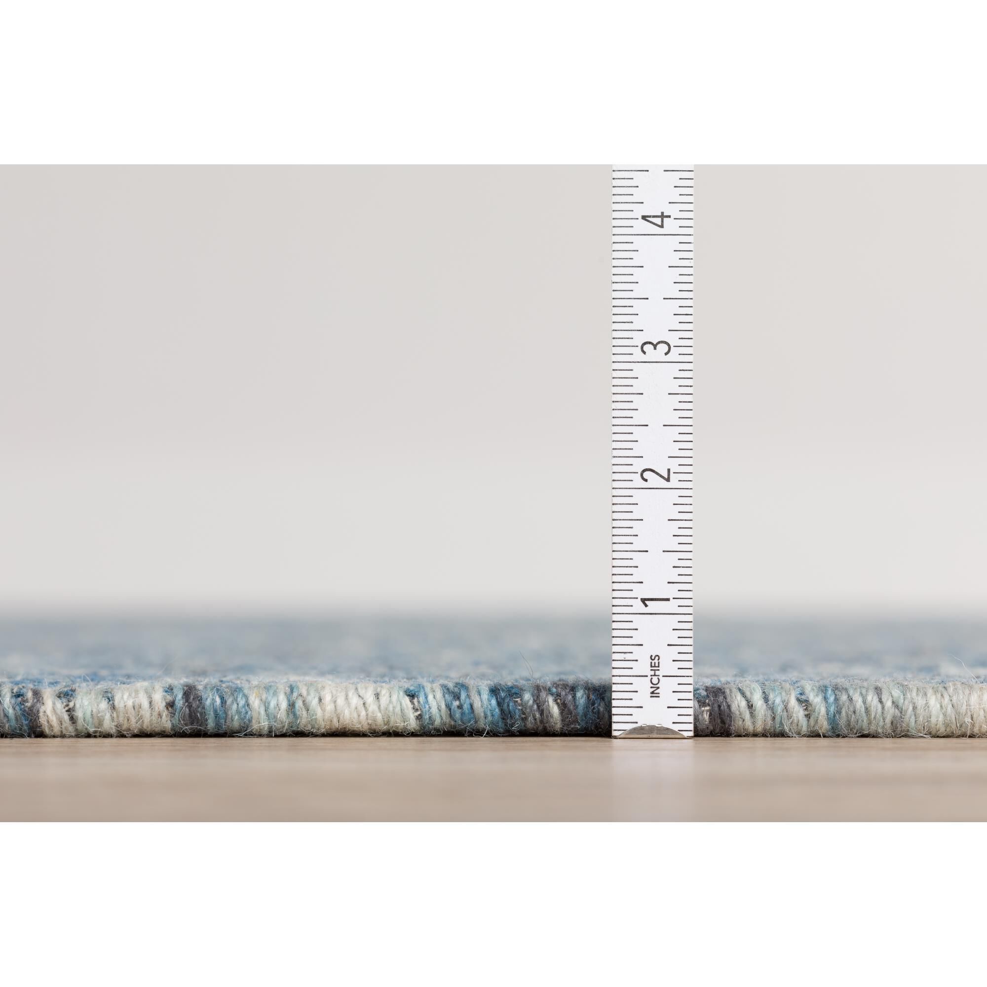 Shown in Loop & Tip Sheared finish