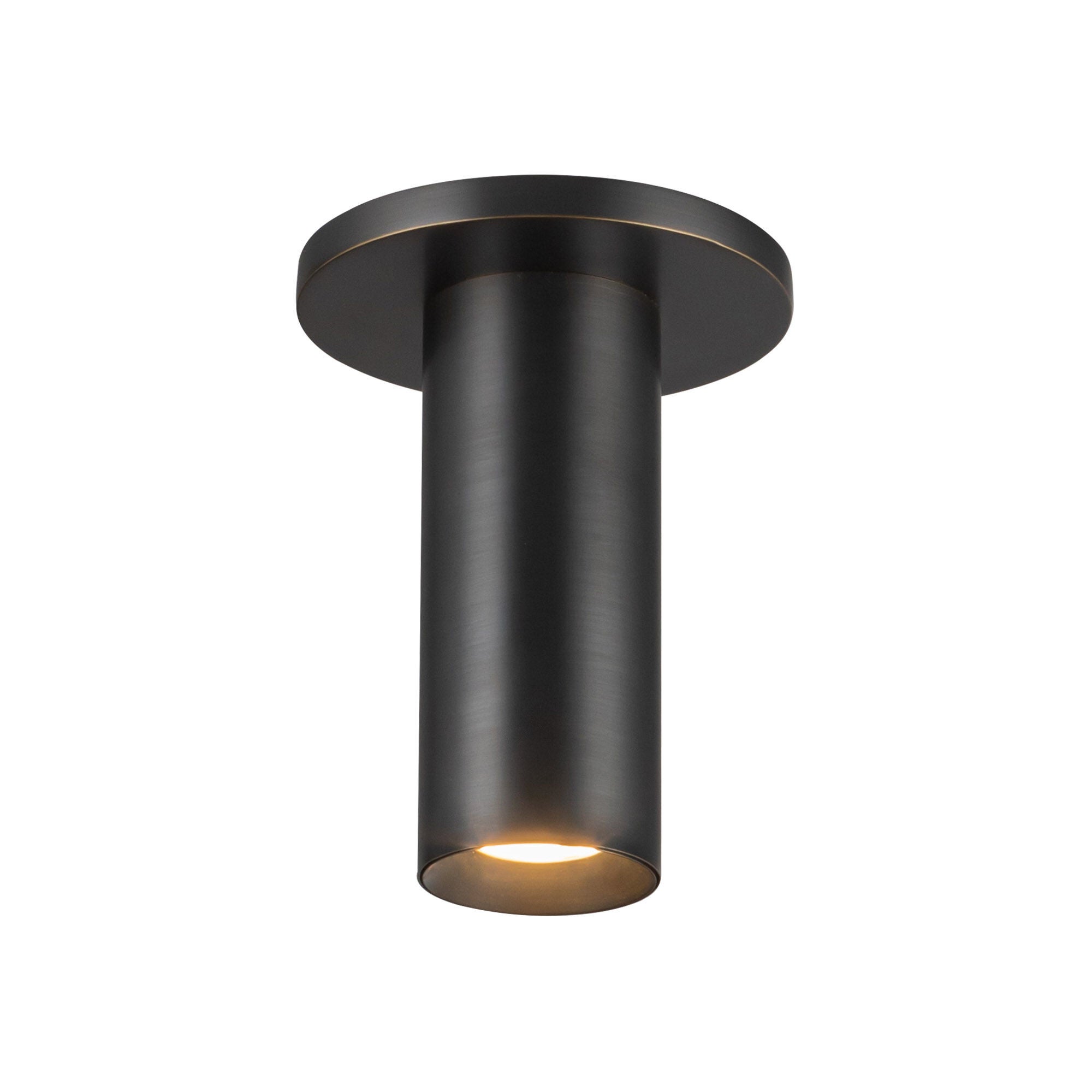 Shown in Urban Bronze finish and Aluminum Baffle shade