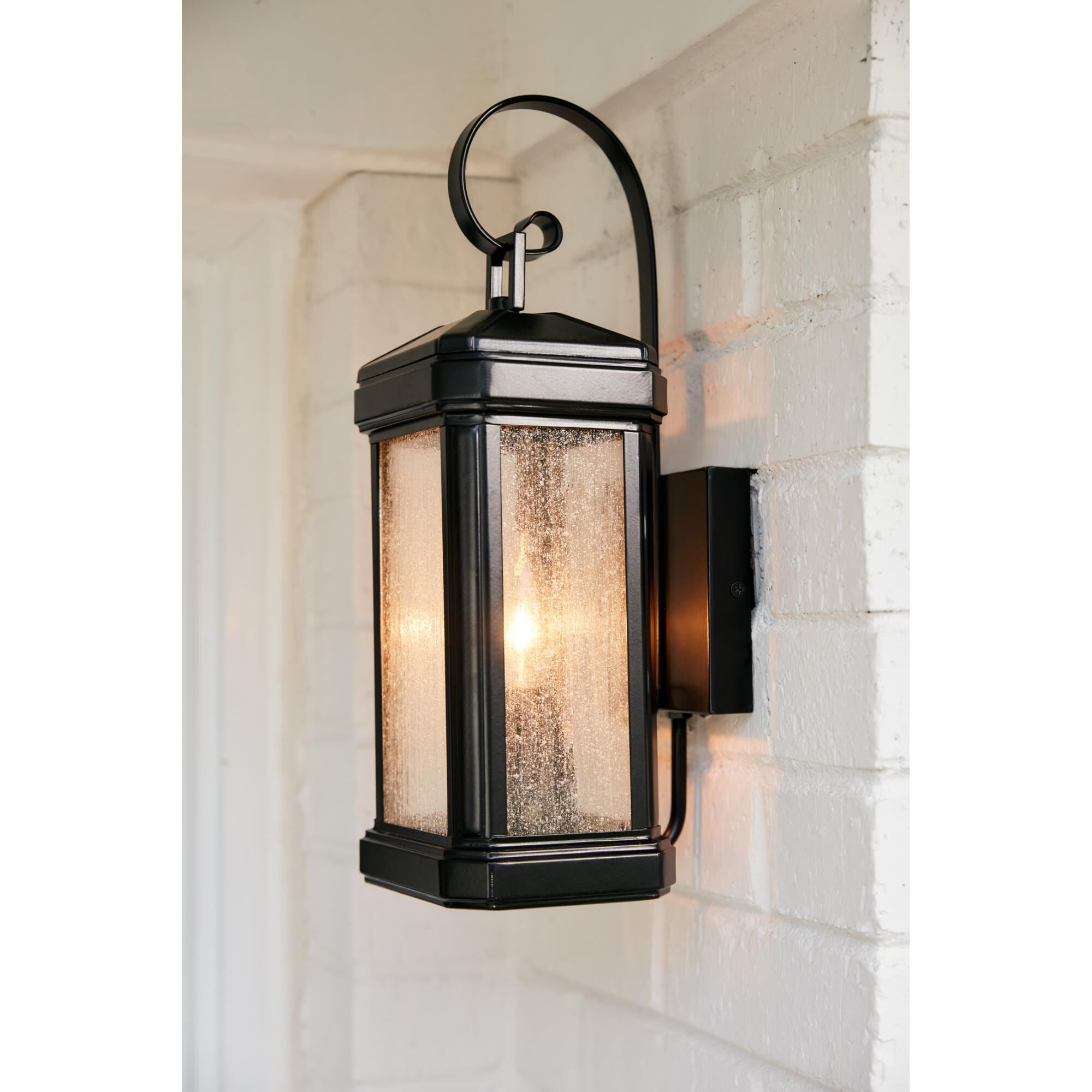 Shown in Mystic Black finish and Clear Seedy glass