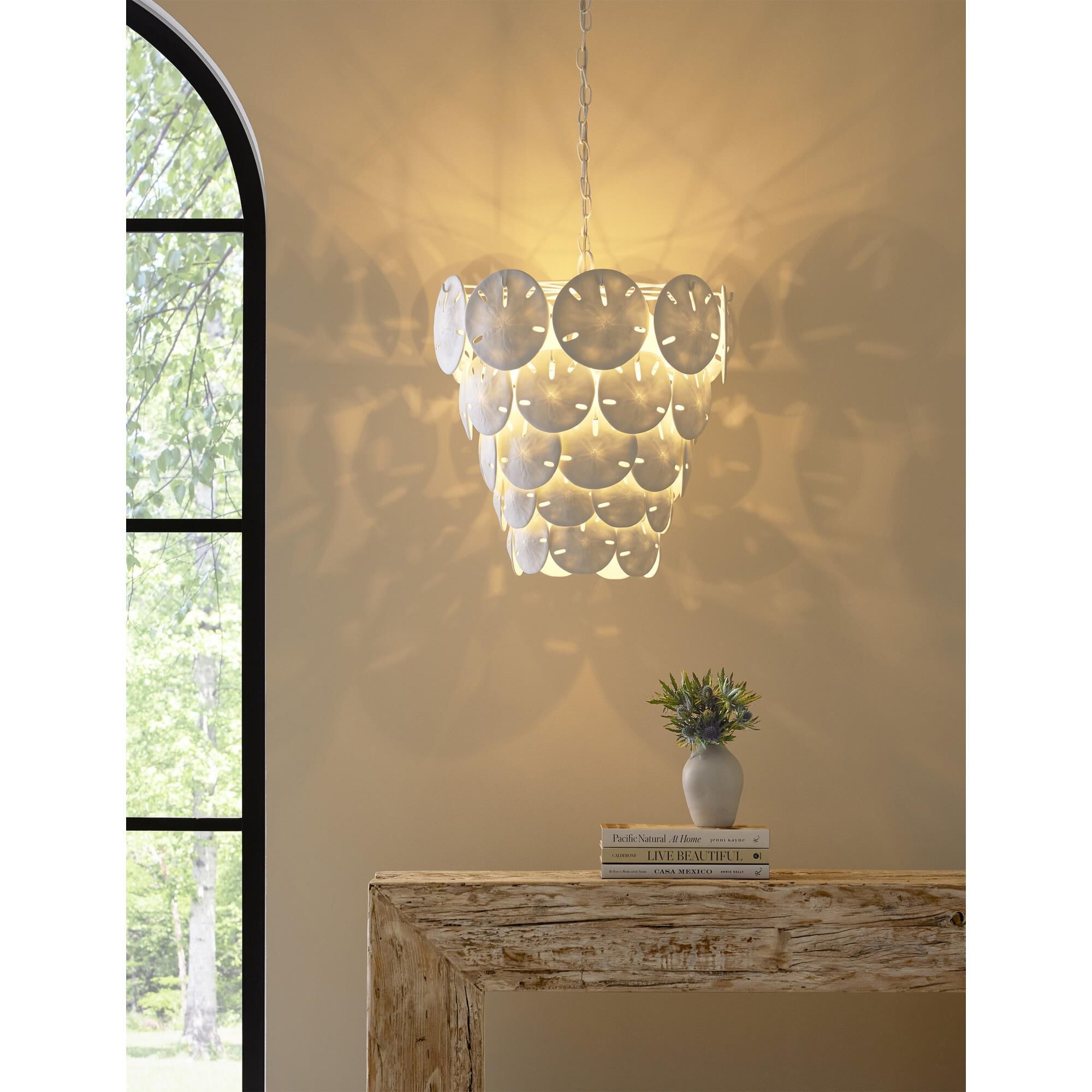 Shown in Sugar White/White finish