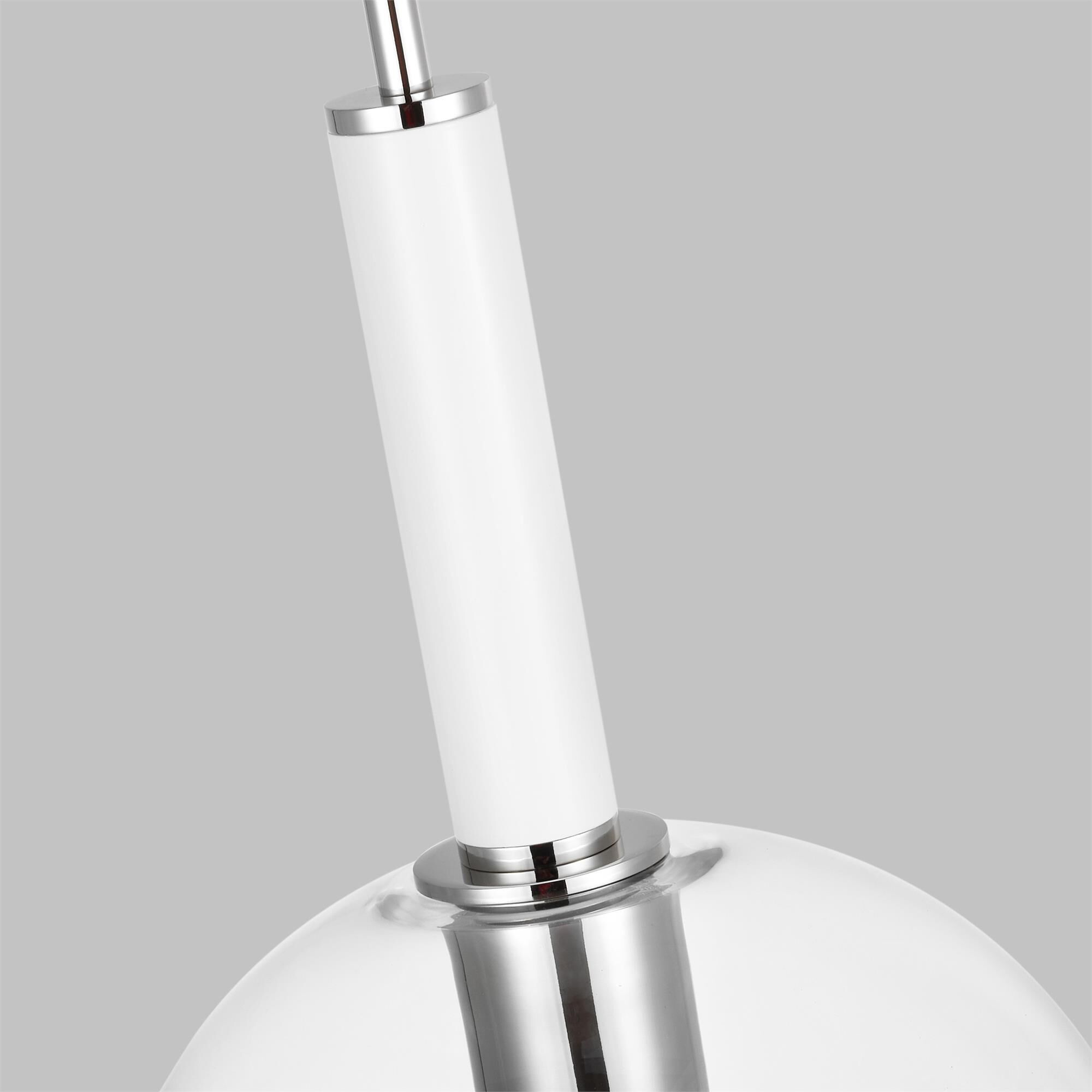 Shown in Polished Nickel finish and Clear glass