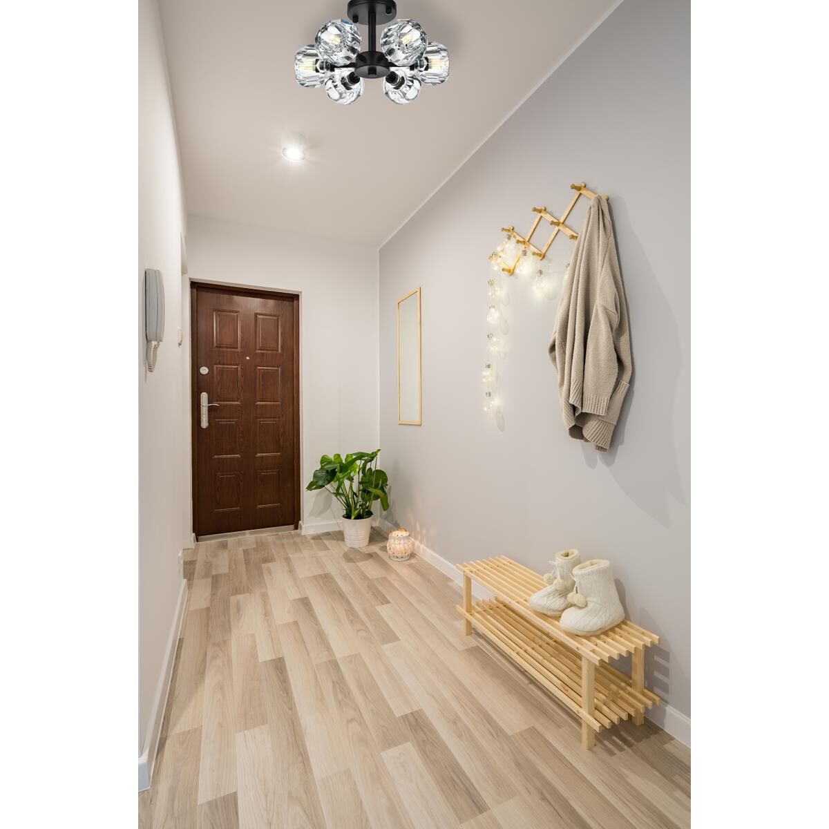 Shown in Black finish and Clear Royal Cut crystal