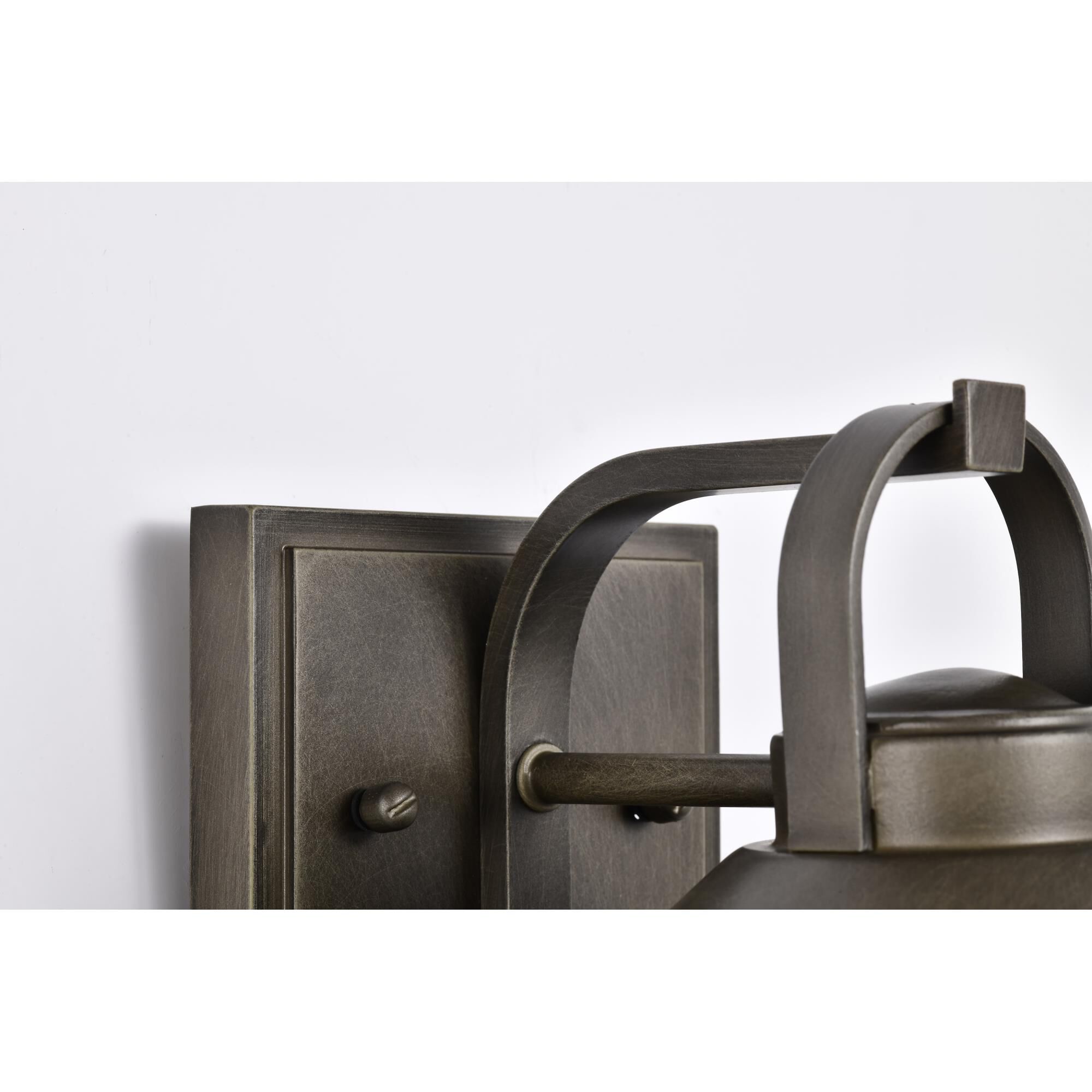 Shown in Bronze finish and Clear Seeded glass