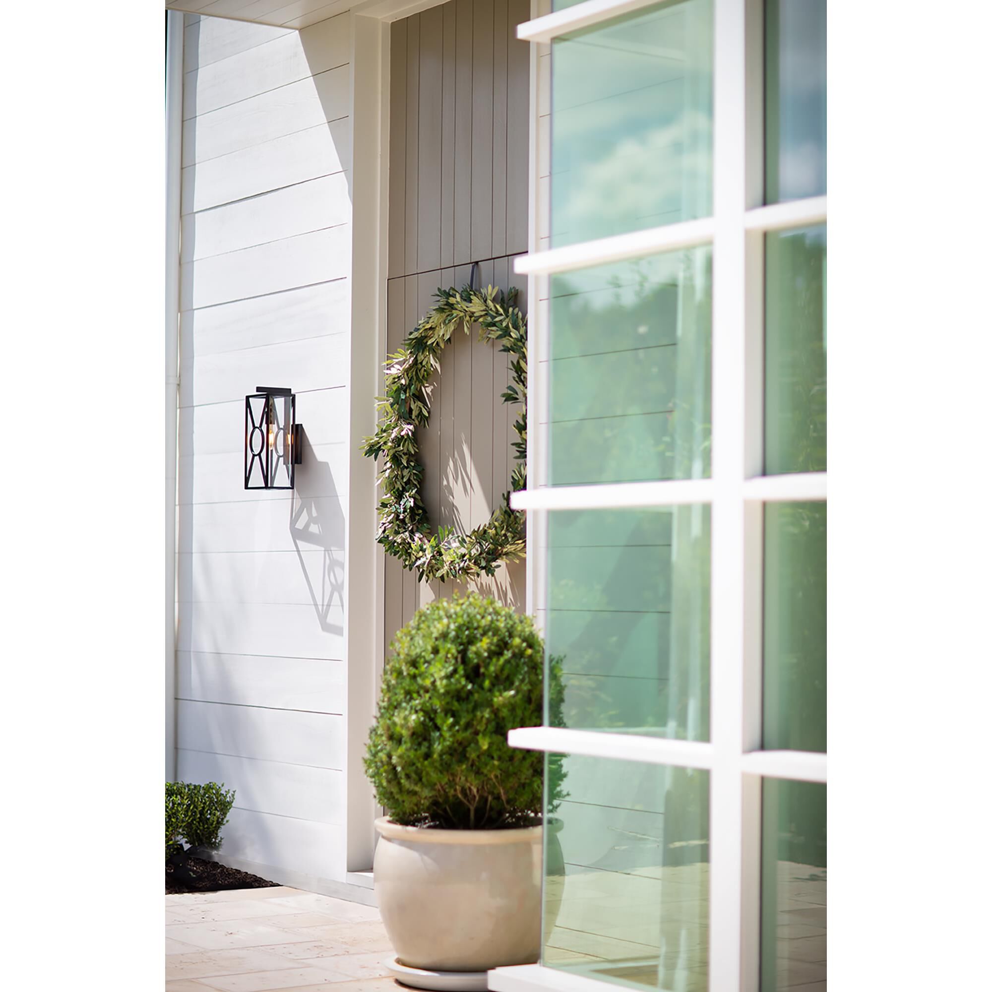 Shown in Black finish and Clear Mitered glass