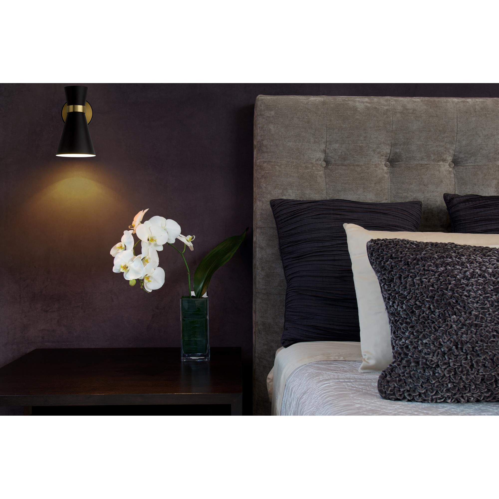 Shown in Matte Black + Heritage Brass finish and Metal glass and Metal shade