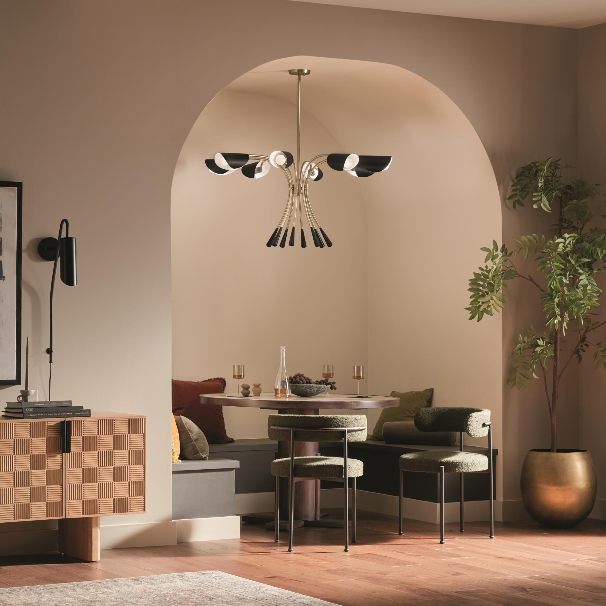 Shown in Champagne Bronze with Black finish and Metal and Unique shade