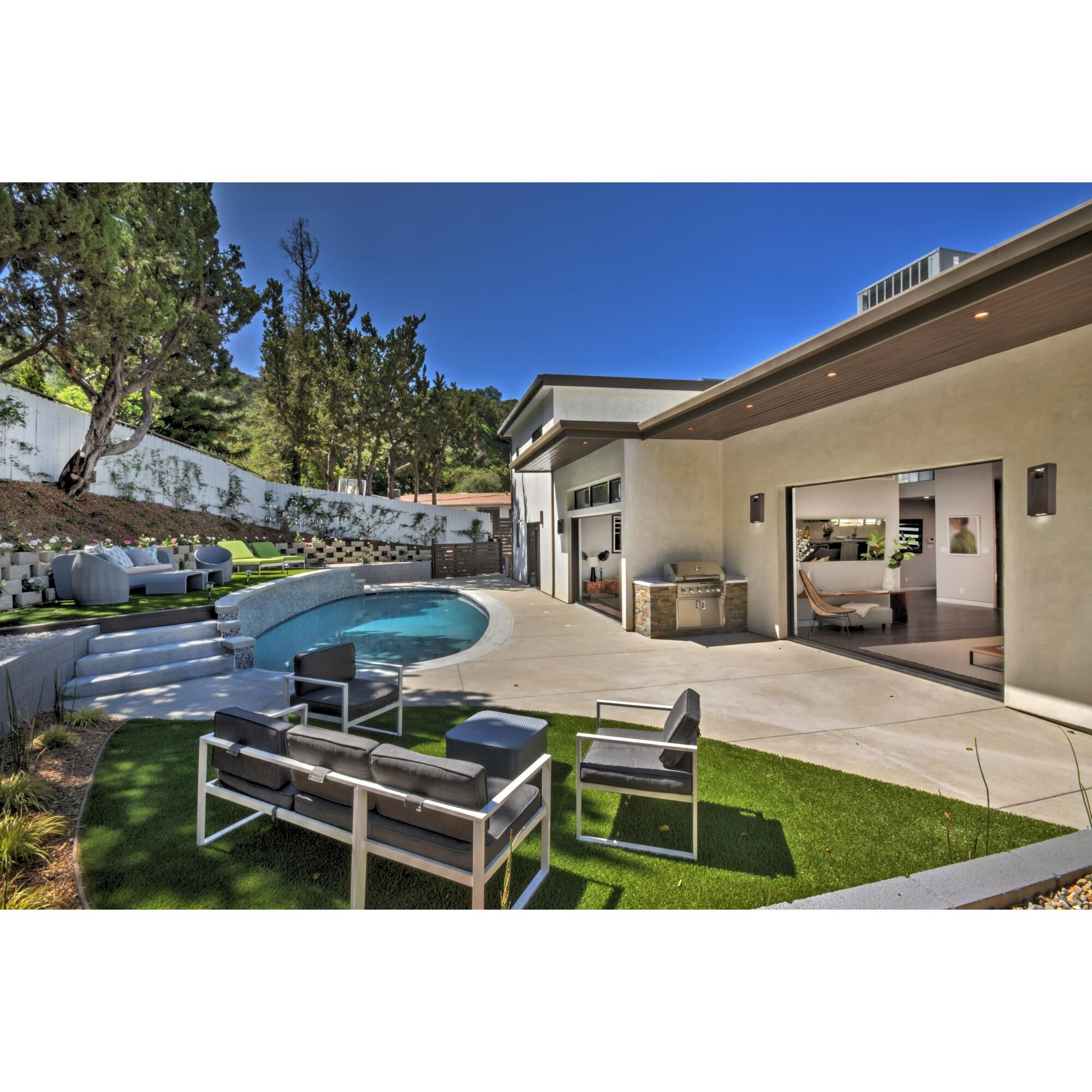 Shown in Architectural Bronze finish