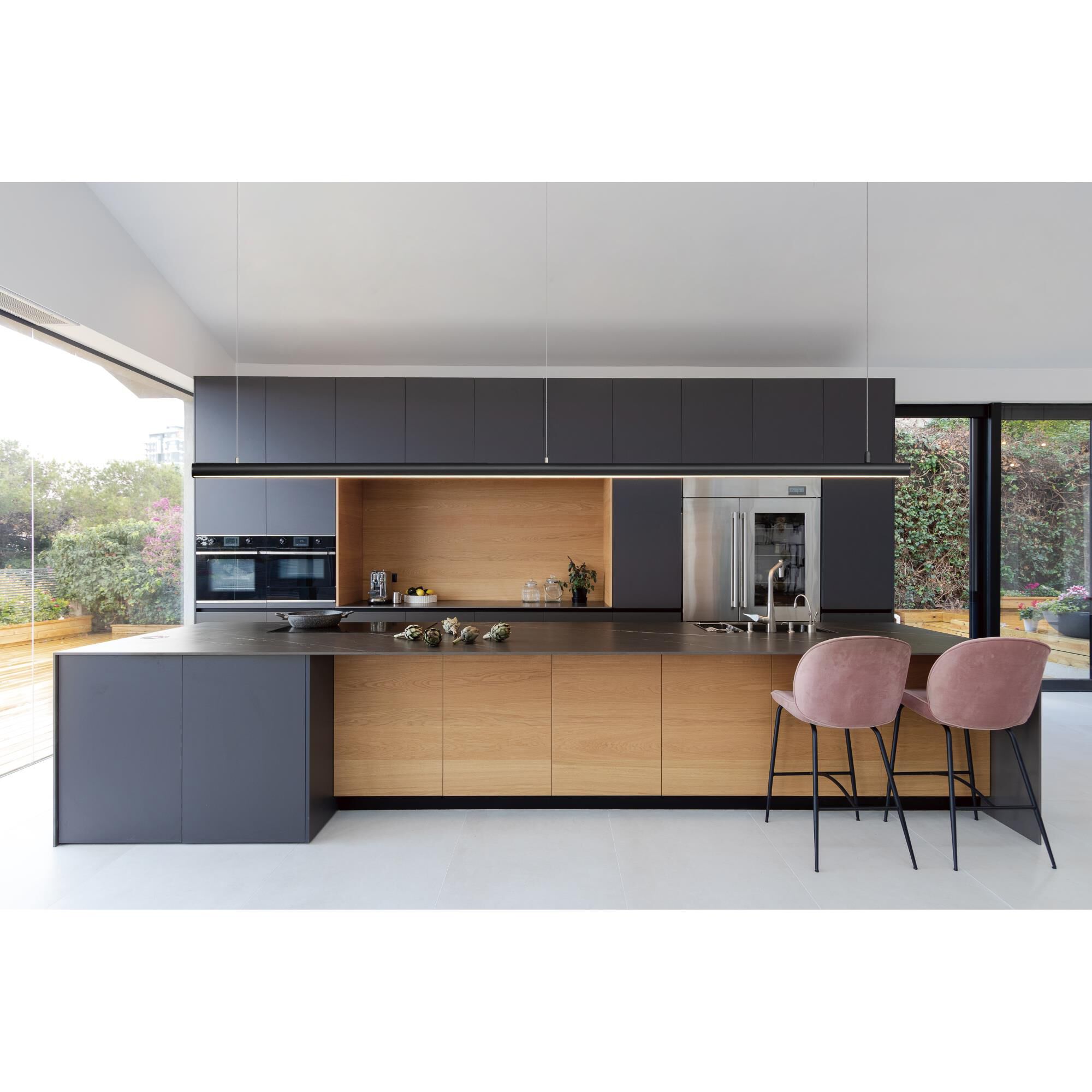 Shown in Black finish and Frosted glass and Pmma Acrylic shade