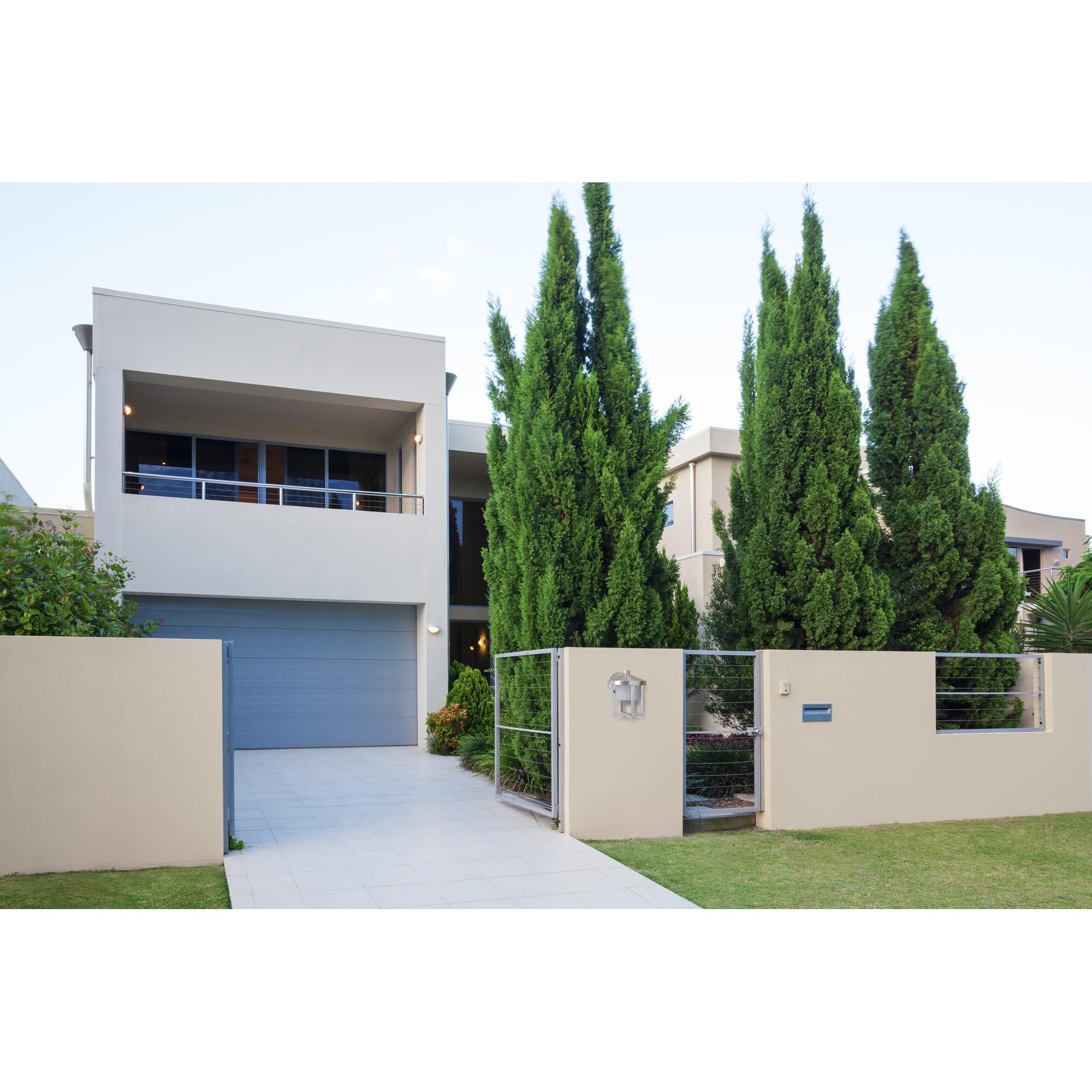 Shown in Midnight finish and 0.0 glass and 0.0 shade