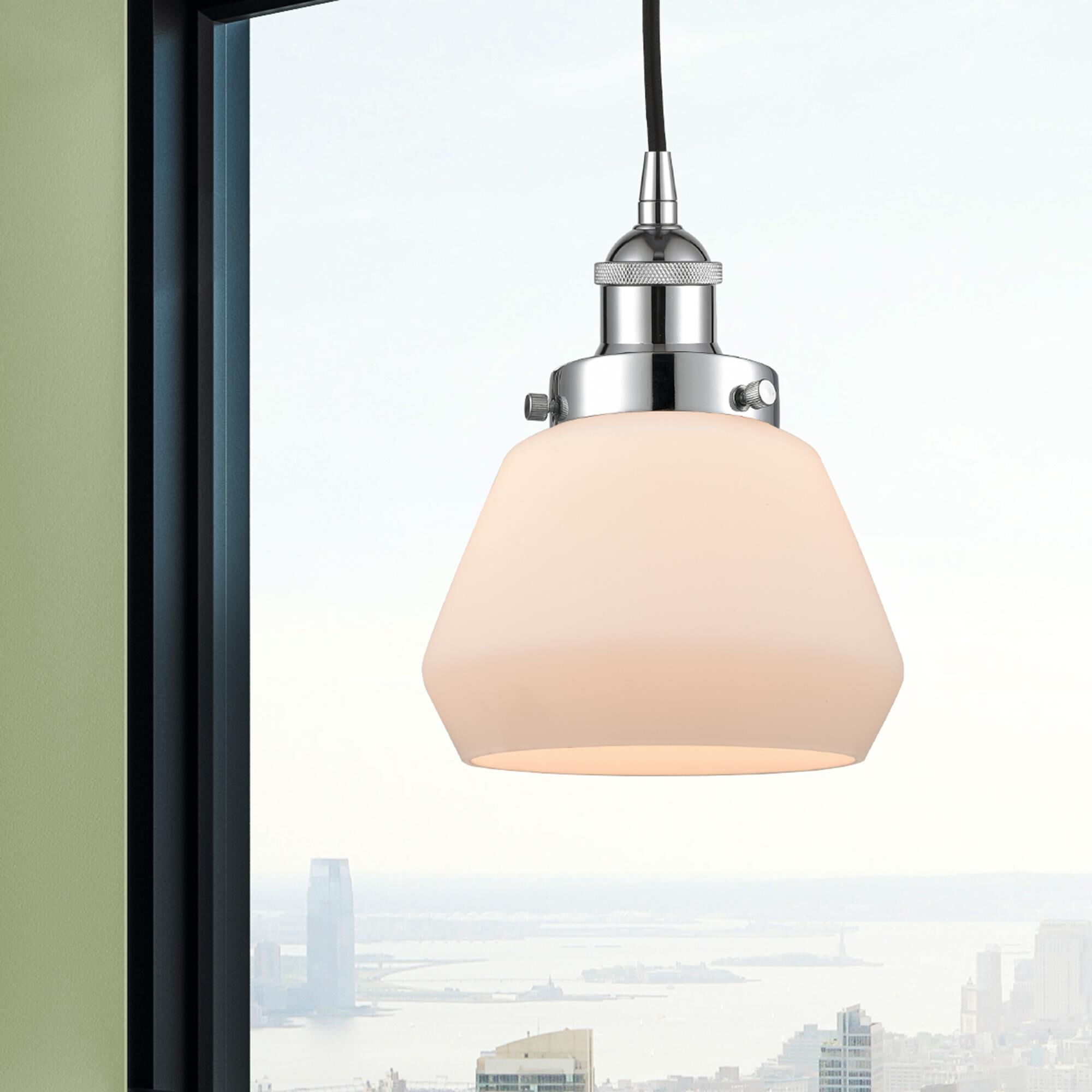 Shown in Polished Chrome finish and Matte White glass