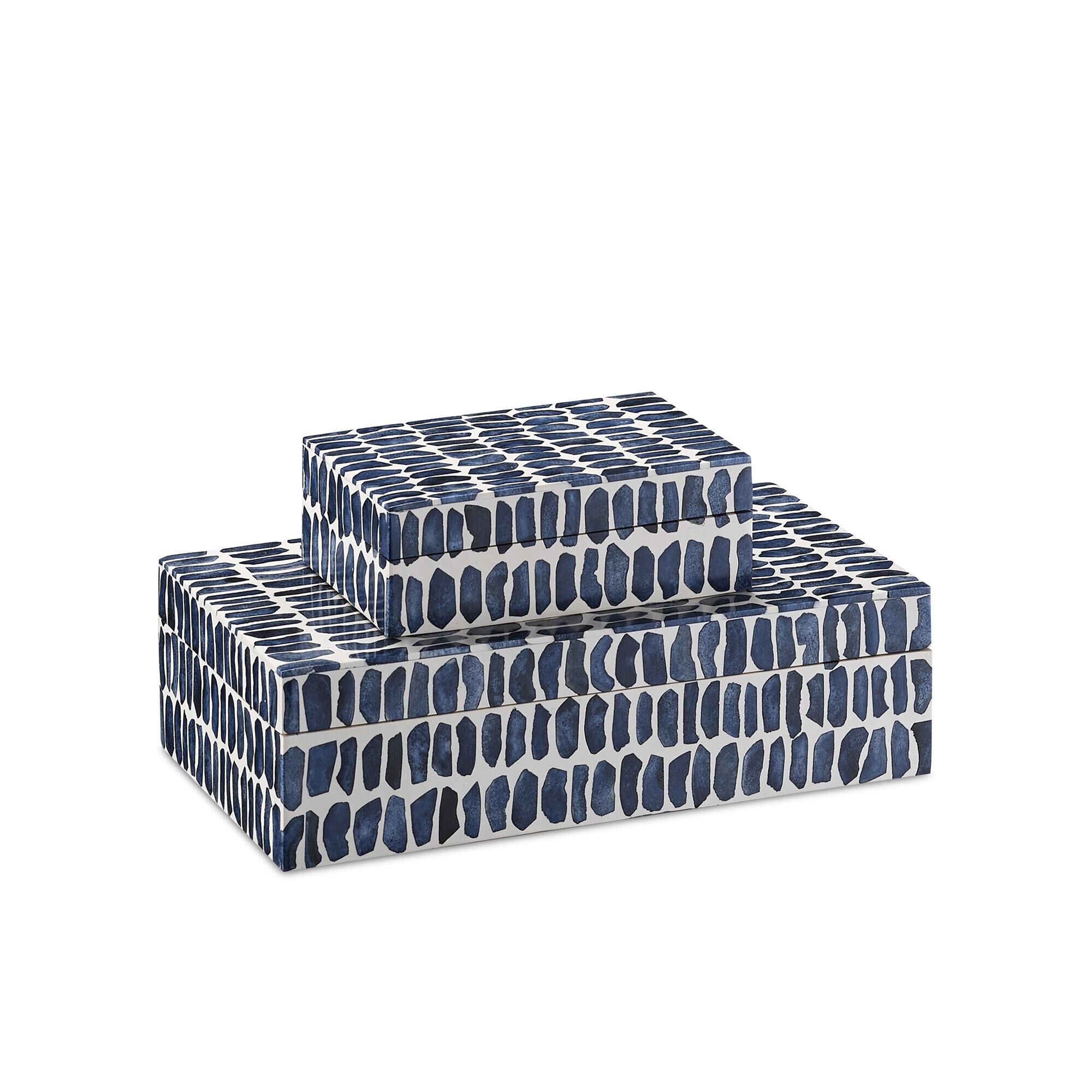 Shown in Navy/White/Natural finish