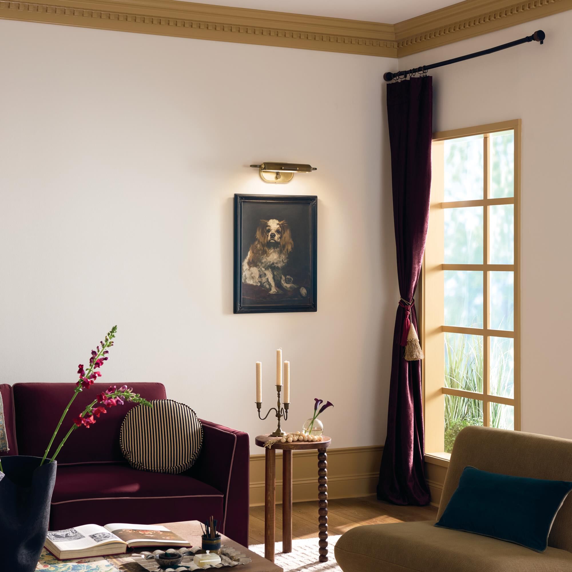 Shown in Lacquered Bronze finish and Metal shade