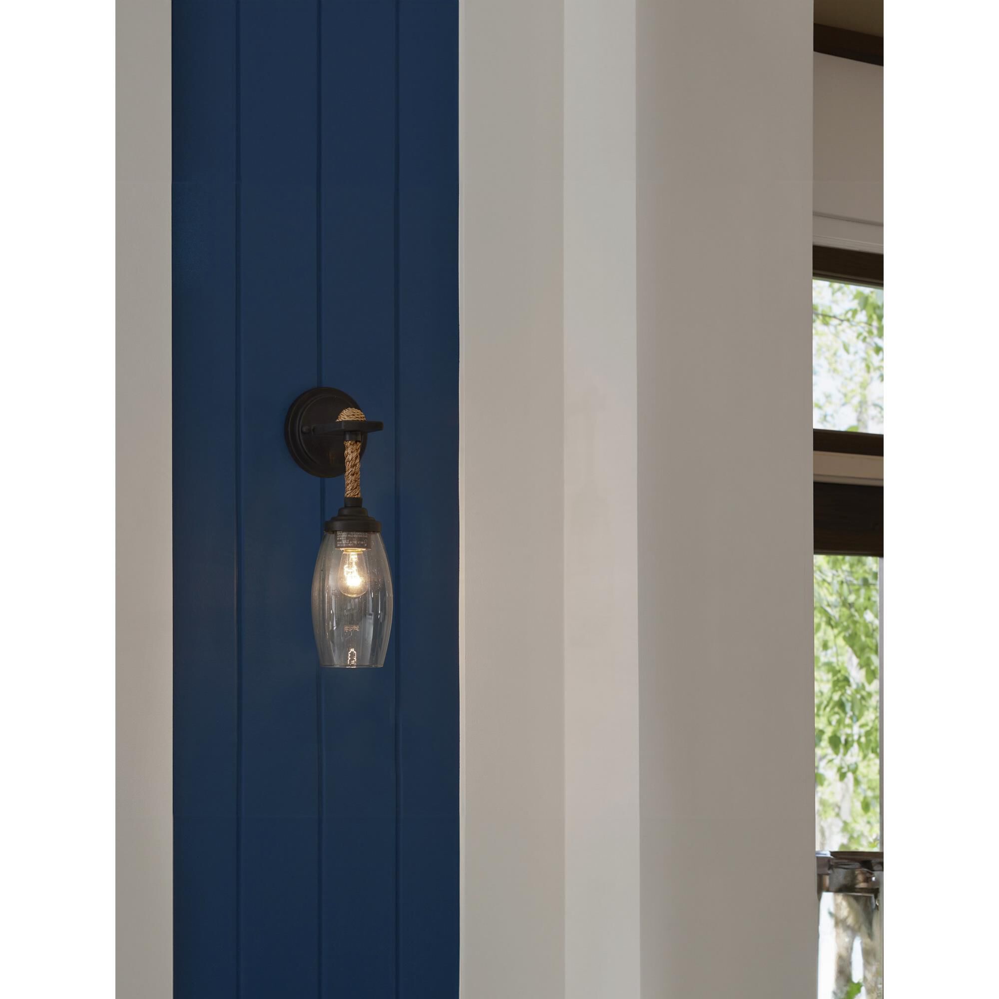 Shown in French Black/Natural finish