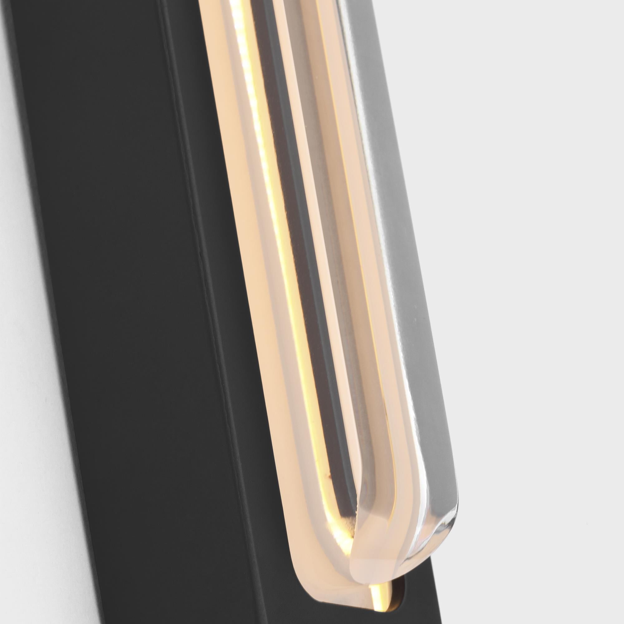 Shown in Nightshade Black finish and Clear Crystal glass