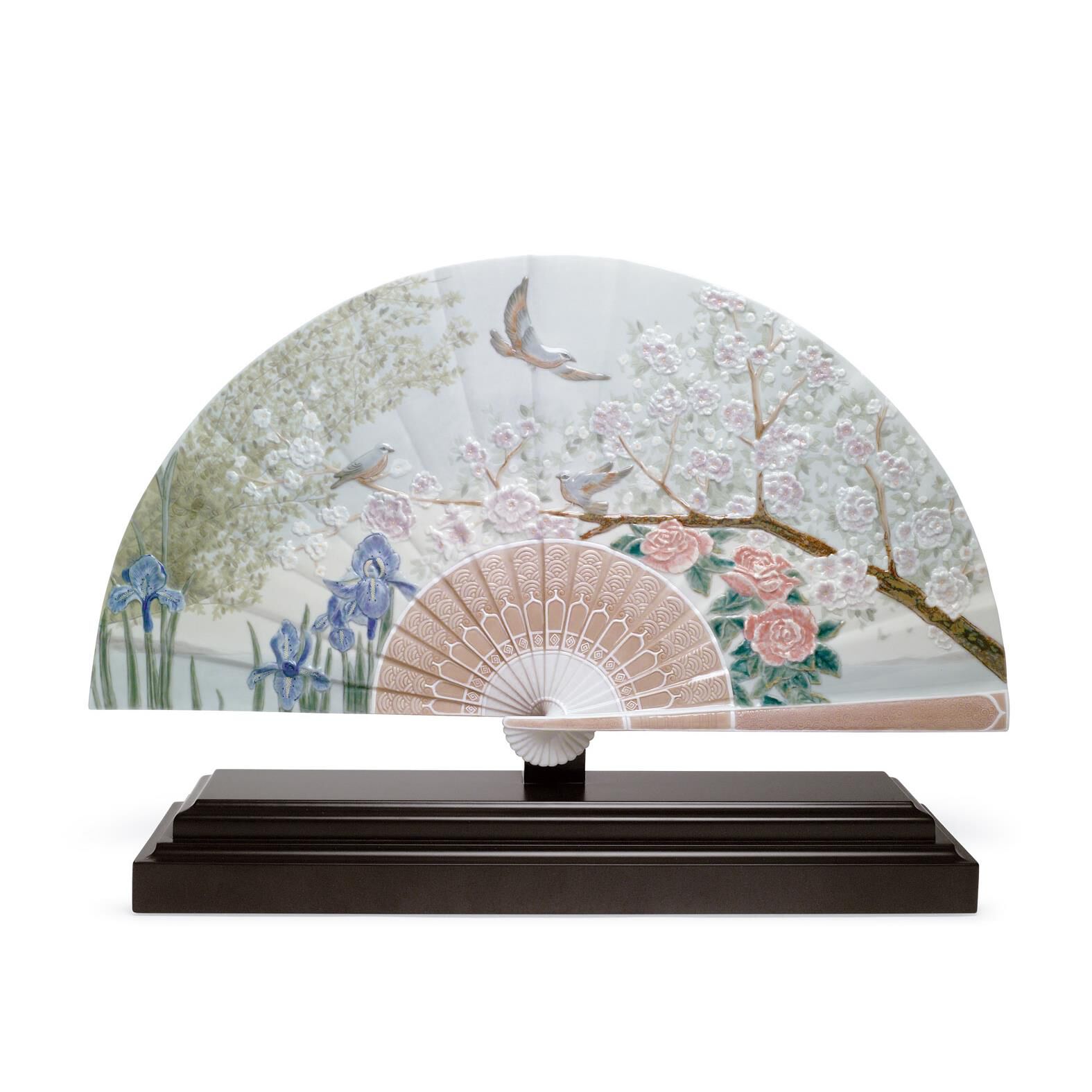 Shown in Porcelain finish