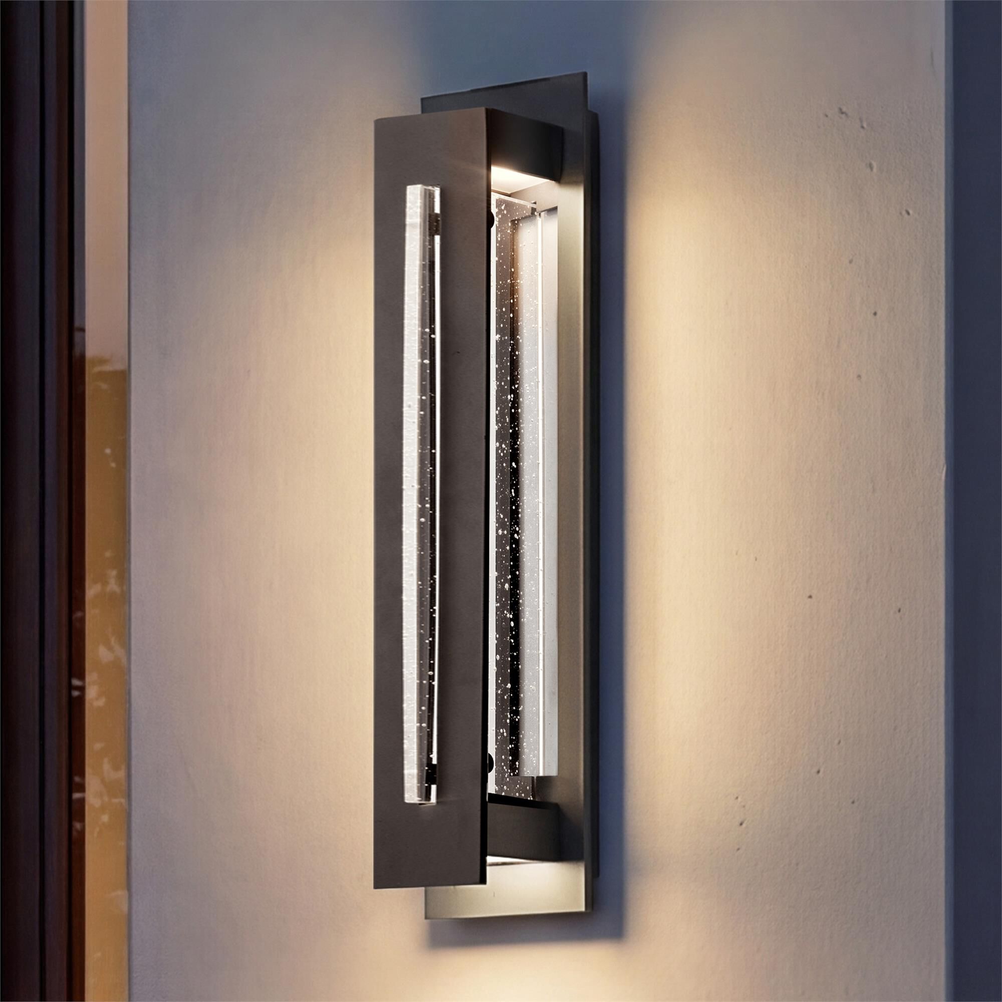 Shown in Textured Black finish and Clear Seeded glass