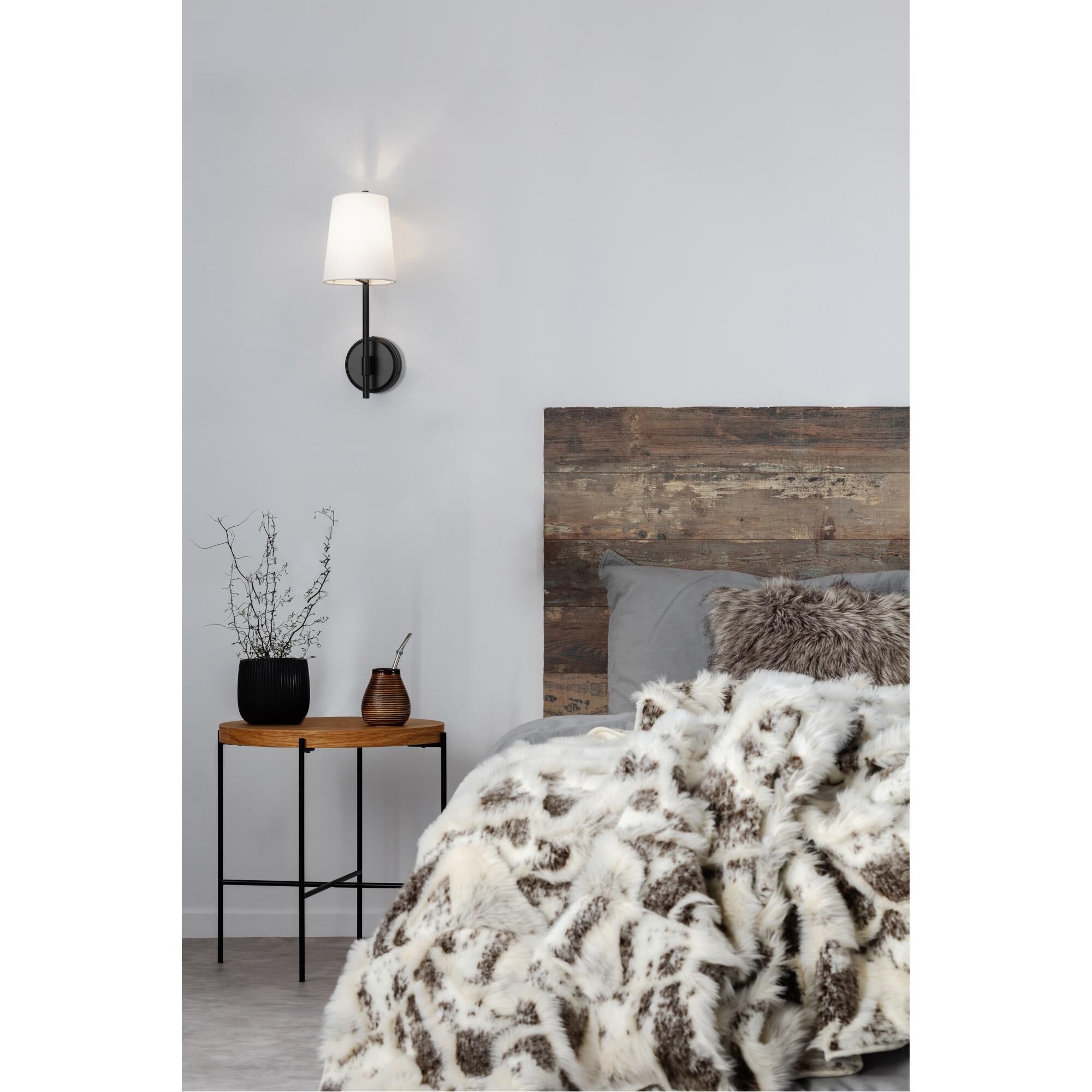 Shown in Matte Black finish and Fabric shade