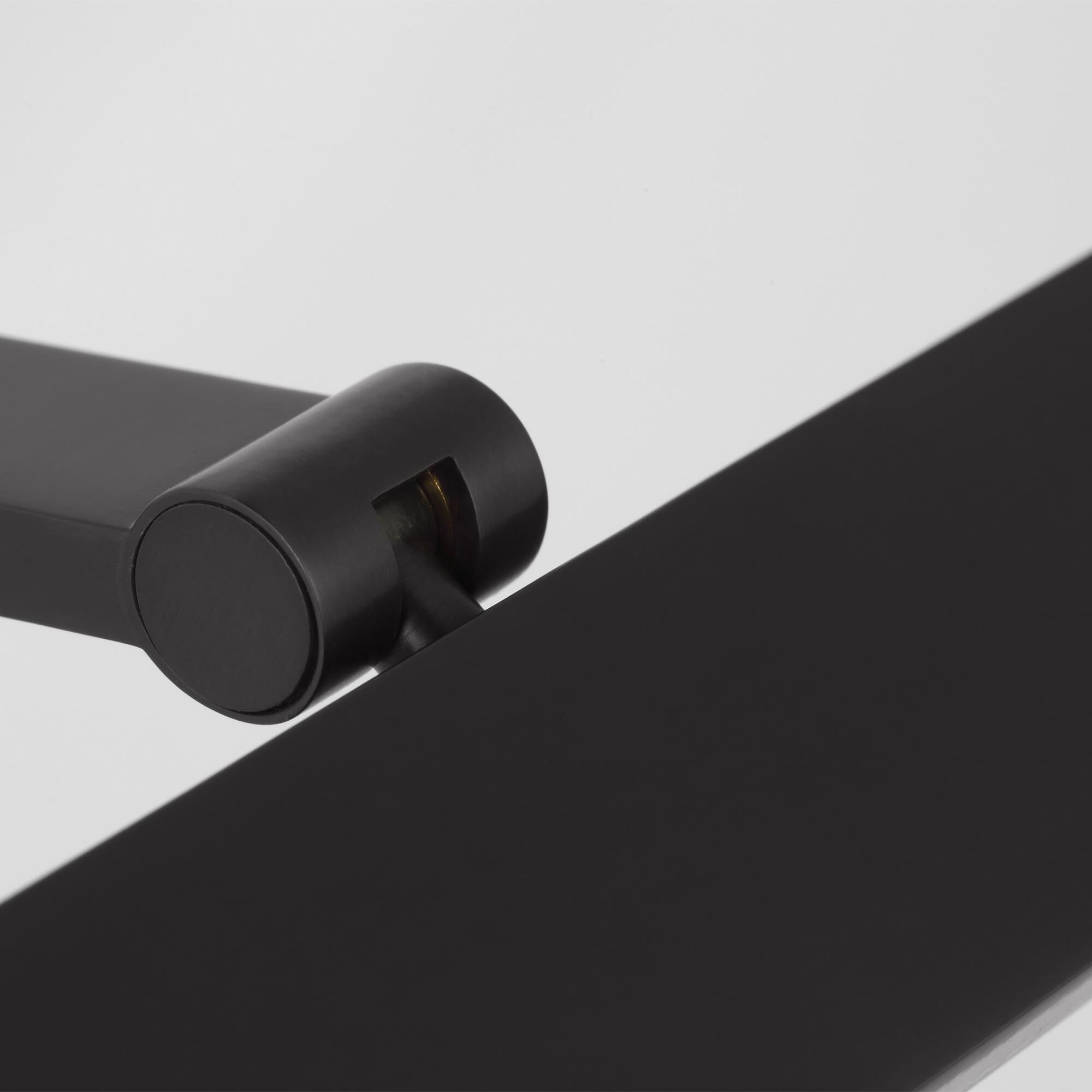 Sean Lavin Botto 18 Inch Picture and Display Light by Visual Comfort Modern Collection