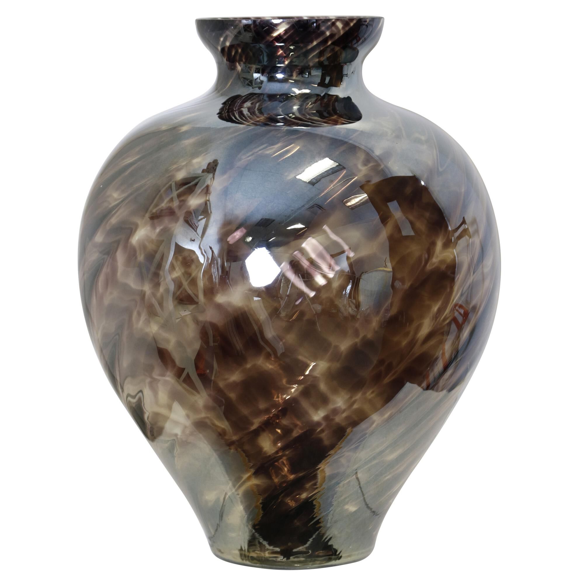 Shown in Brown finish