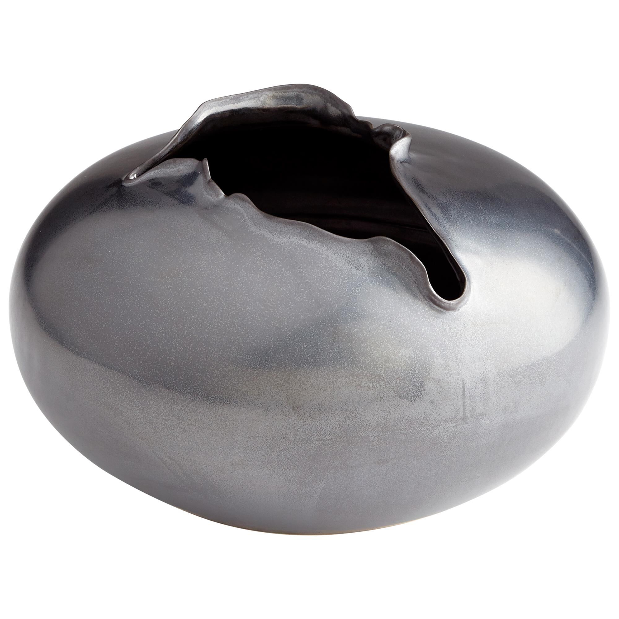 Shown in Black Metal finish