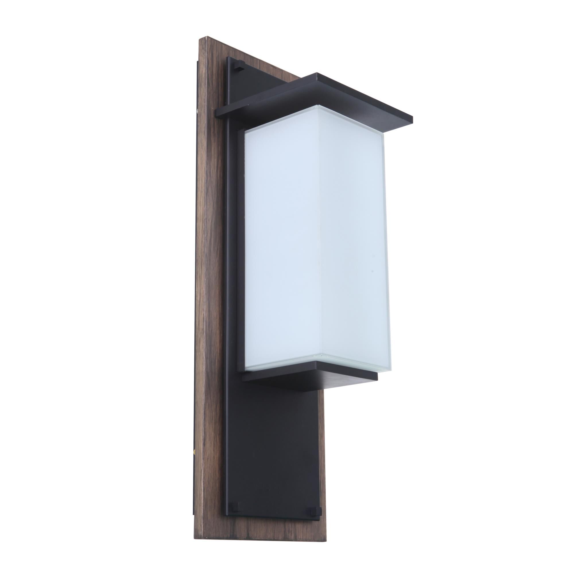 Shown in Whiskey Barrel and Midnight finish