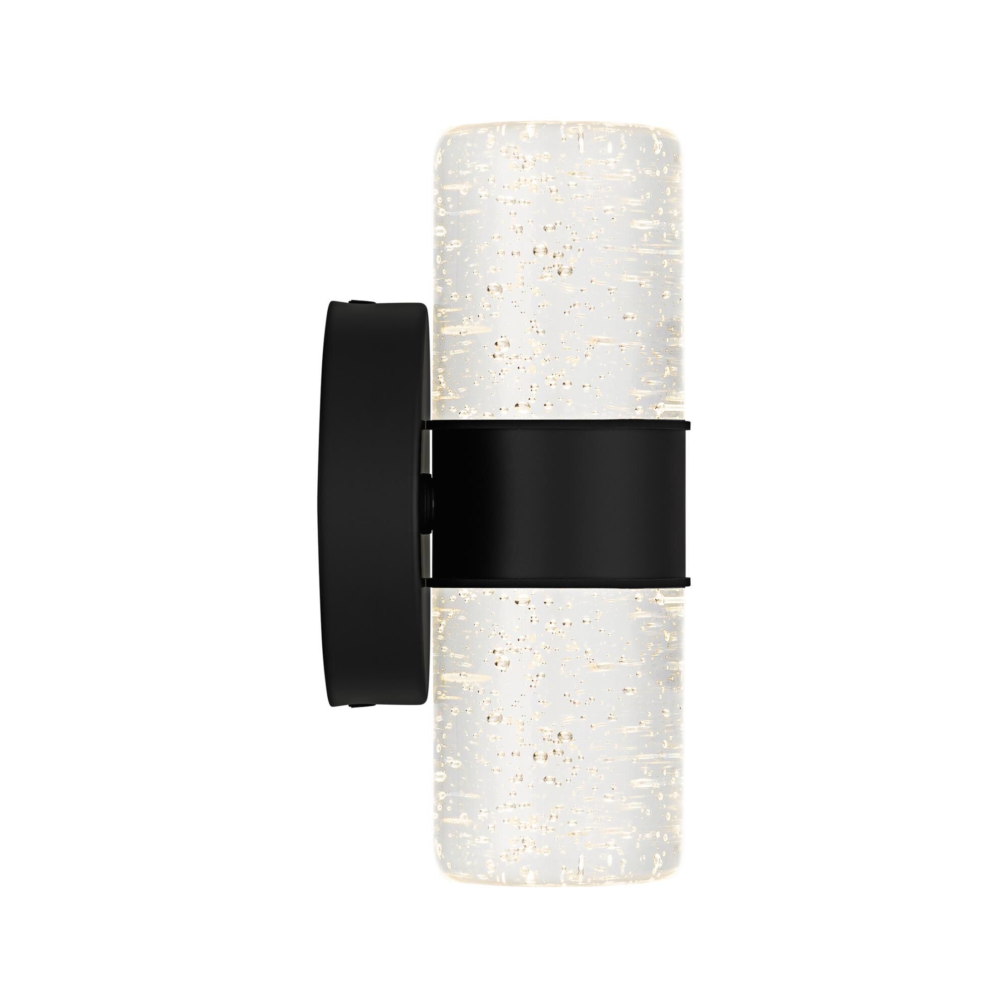 Shown in Matte Black finish and Clear Bubble Glass shade