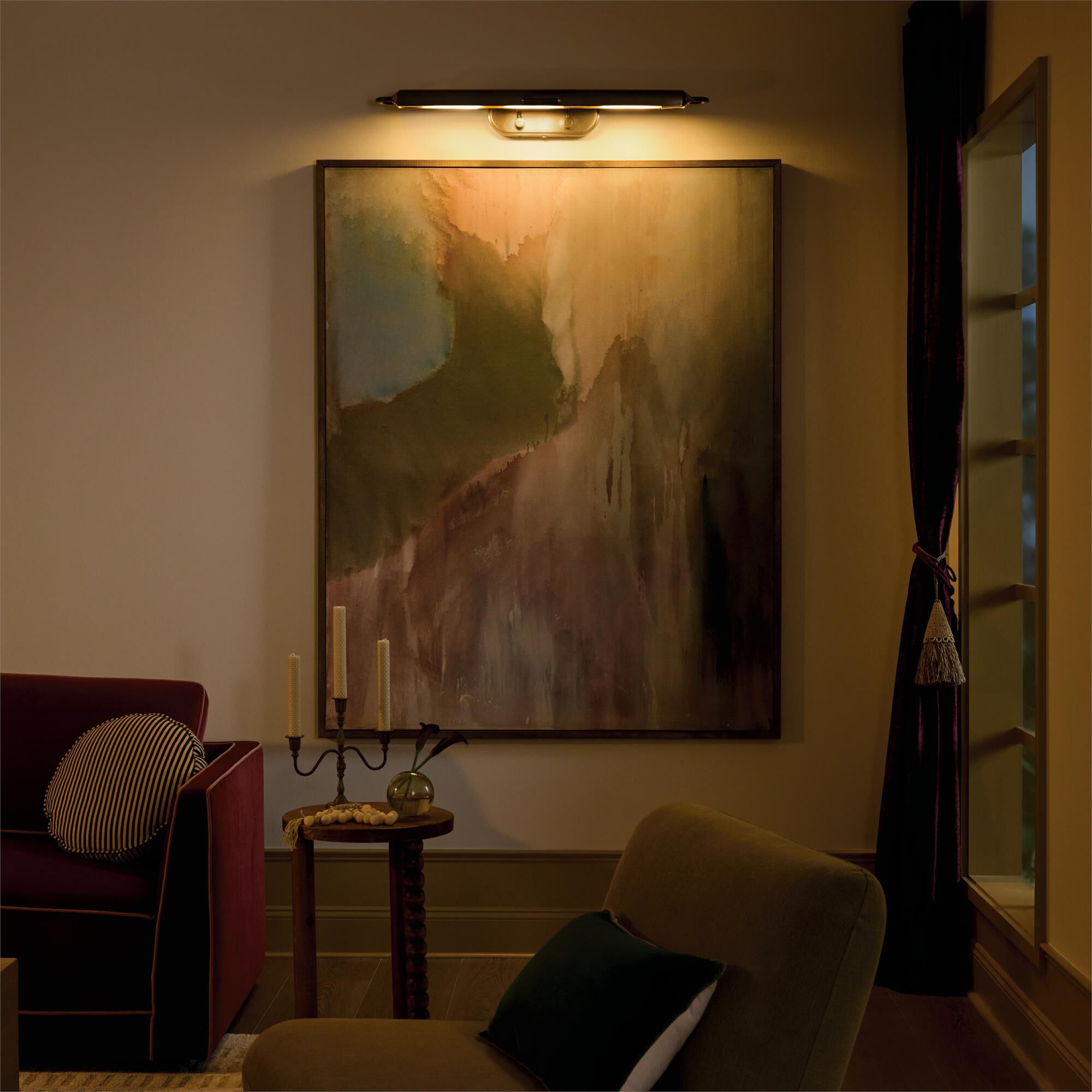 Shown in Lacquered Bronze finish and Metal shade