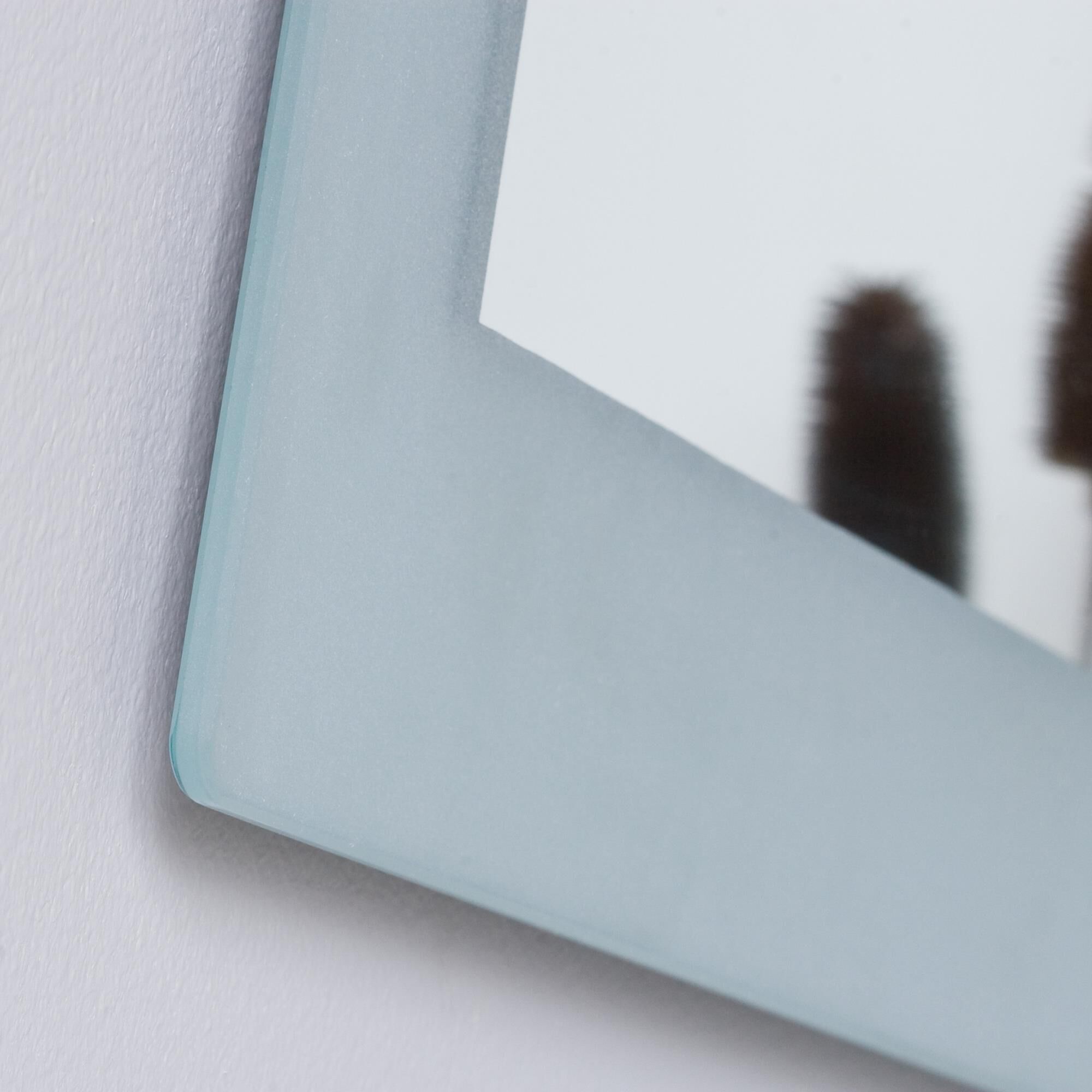 Shown in Mirror finish