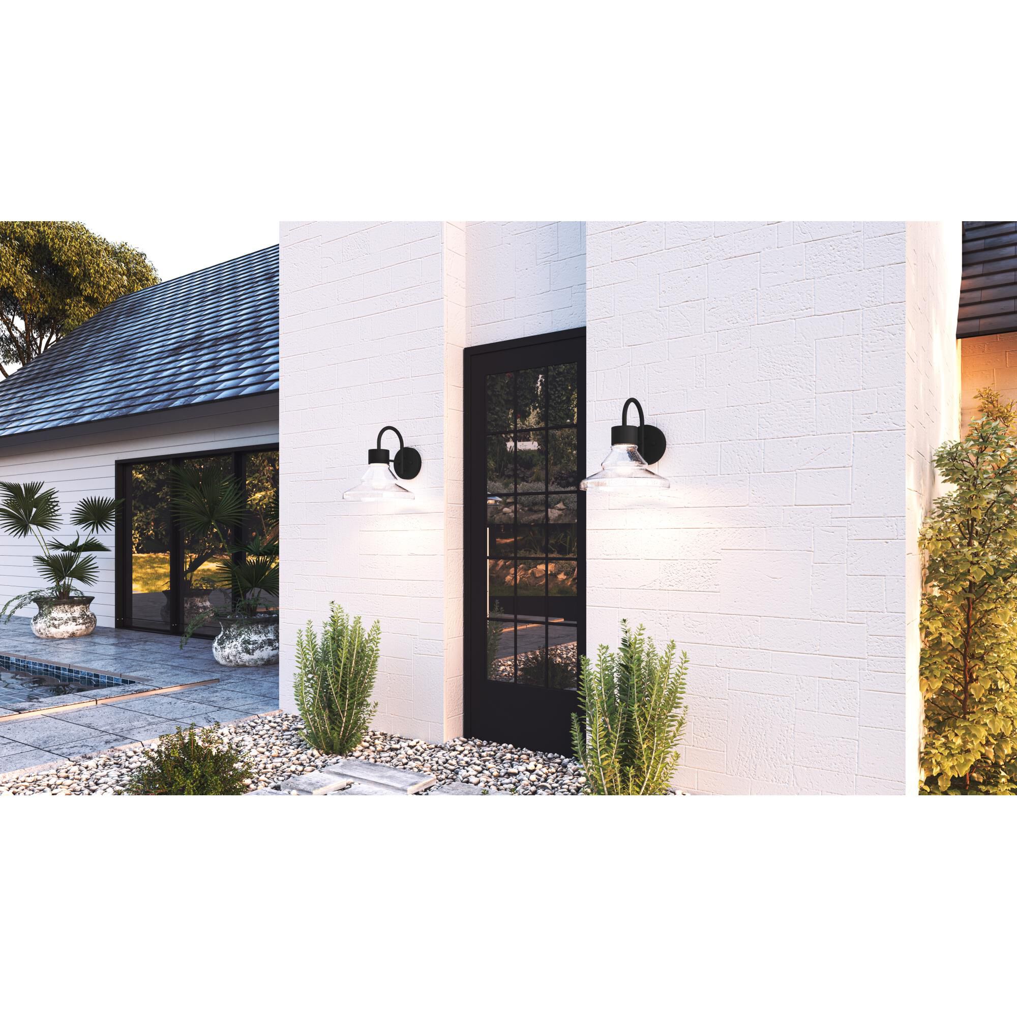 Shown in Matte Black finish and Clear Seedy glass