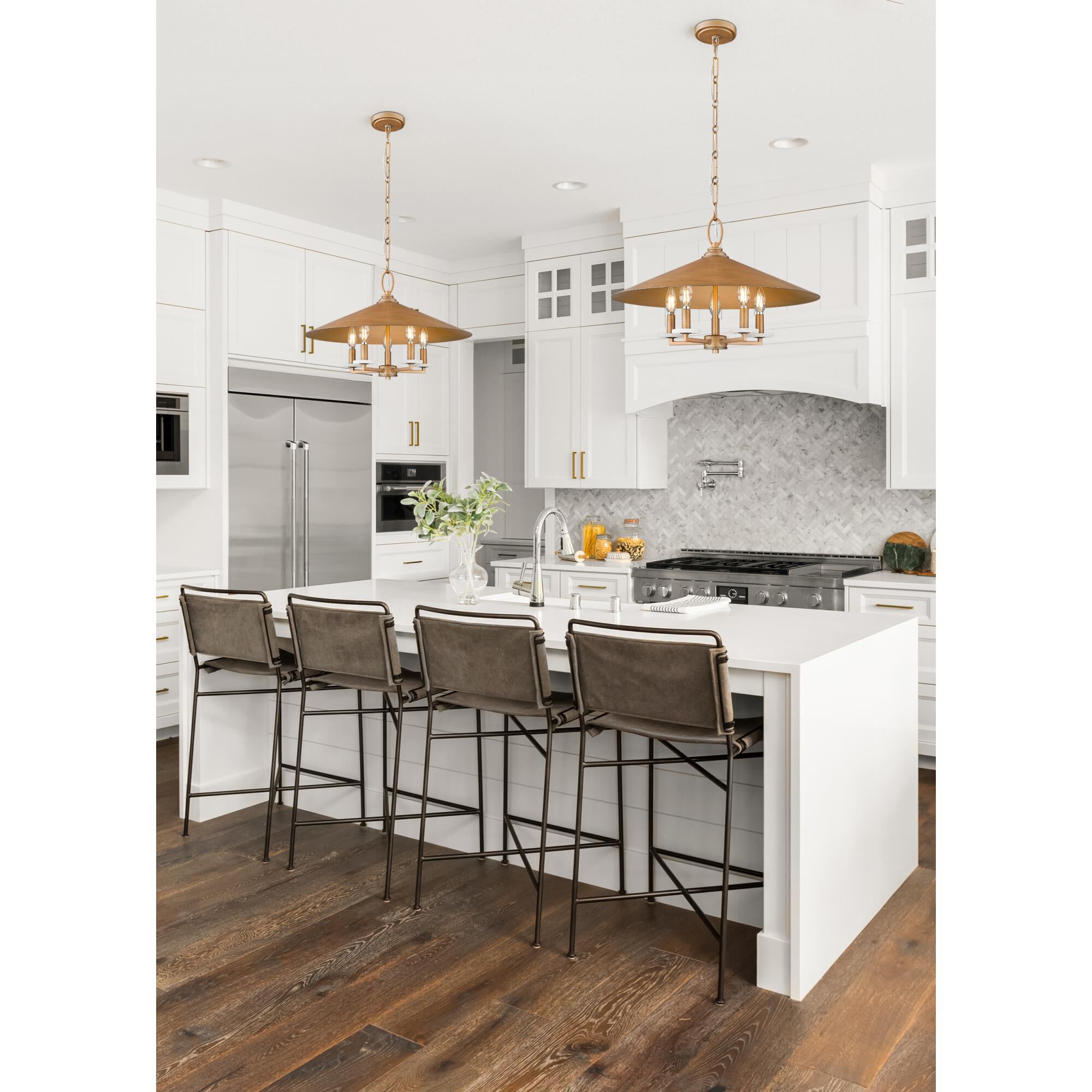 Shown in Signature Gold finish and Signature Gold glass and Signature Gold shade