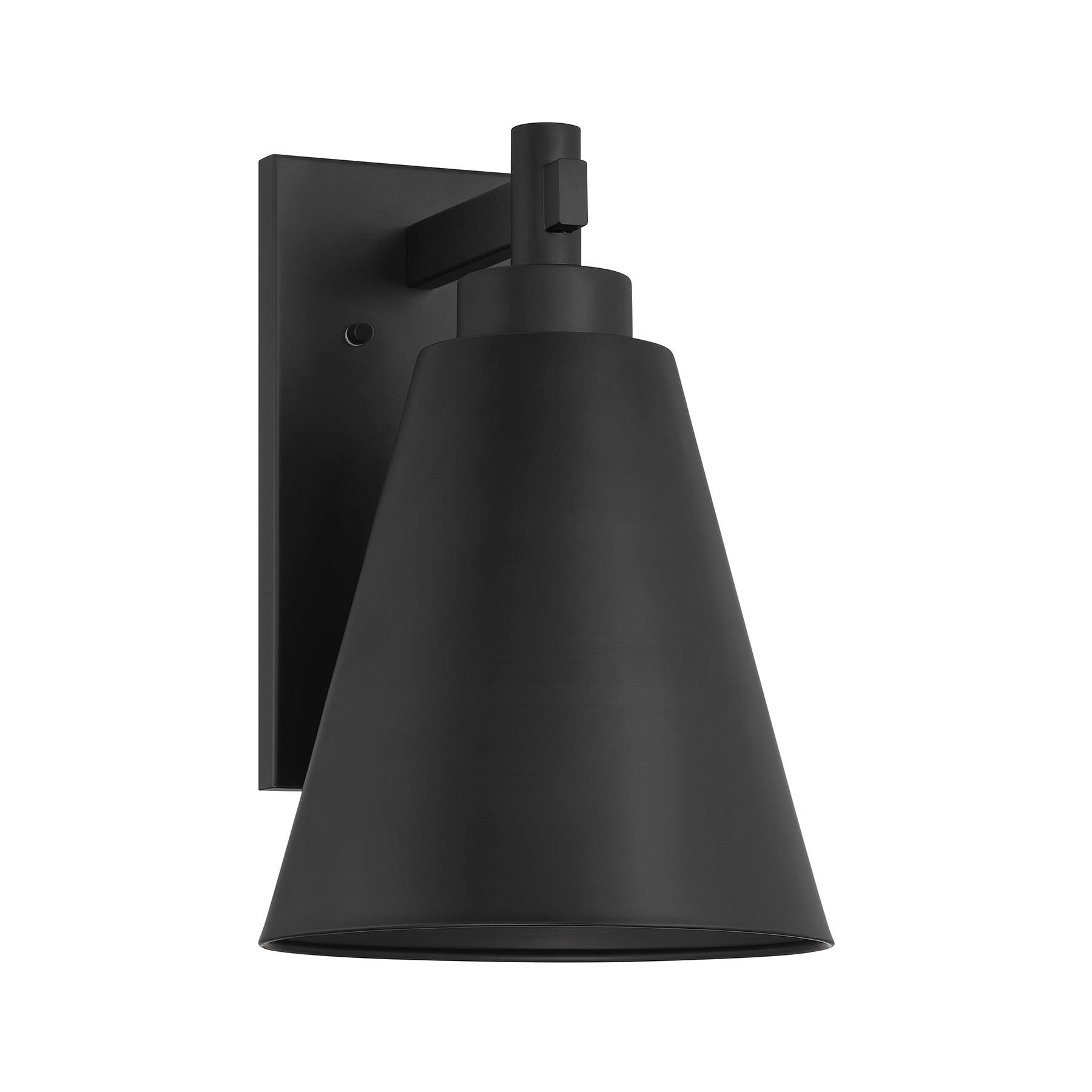 Shown in Matte Black finish and Metal shade