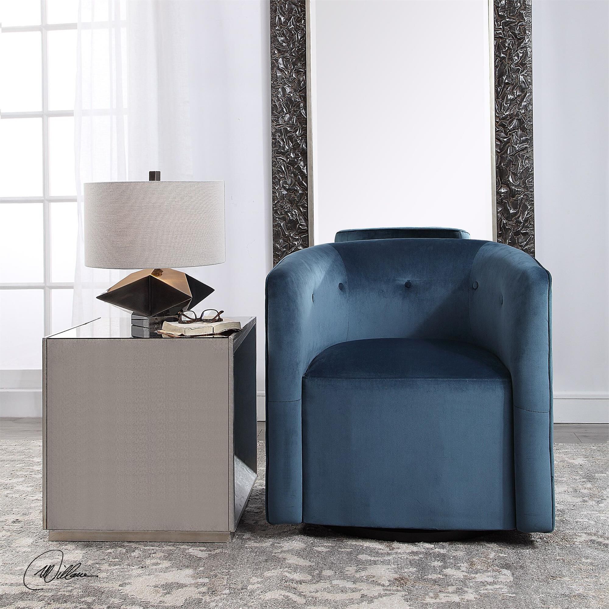 Mallorie Accent Chair,